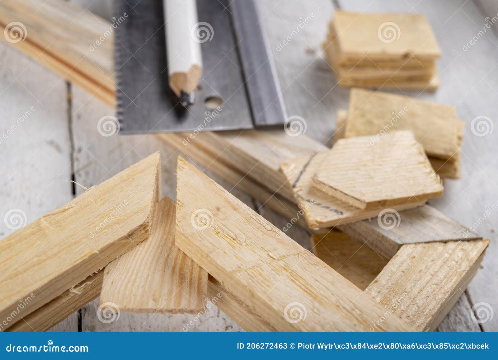 Hoekverbinding Van Twee Stukken Hout. Maken Van Een Houten Frame Een Stock Afbeelding - Image of timmerwerk, 206272463