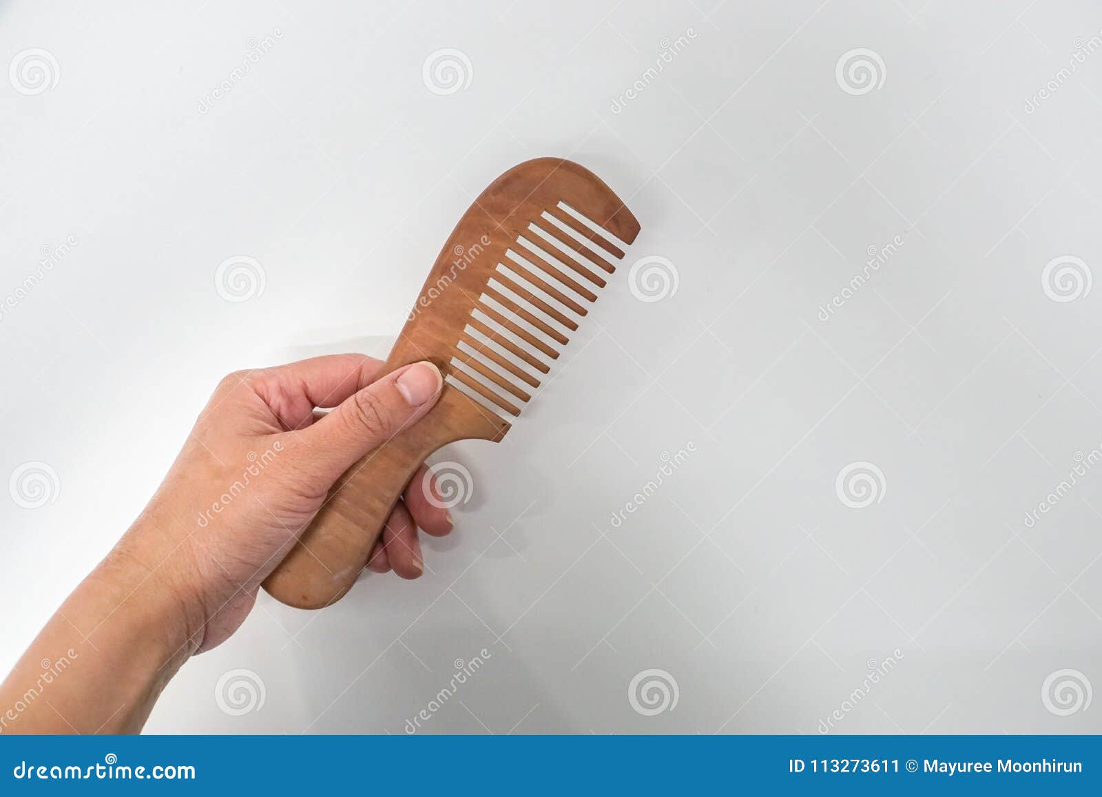 Hold Wooden Comb for Hair Style Stock Image - Image of hairdo, comb: 113273611 Hold Wooden Comb for Hair Style Stock Image - Image of hairdo, comb: 113273611