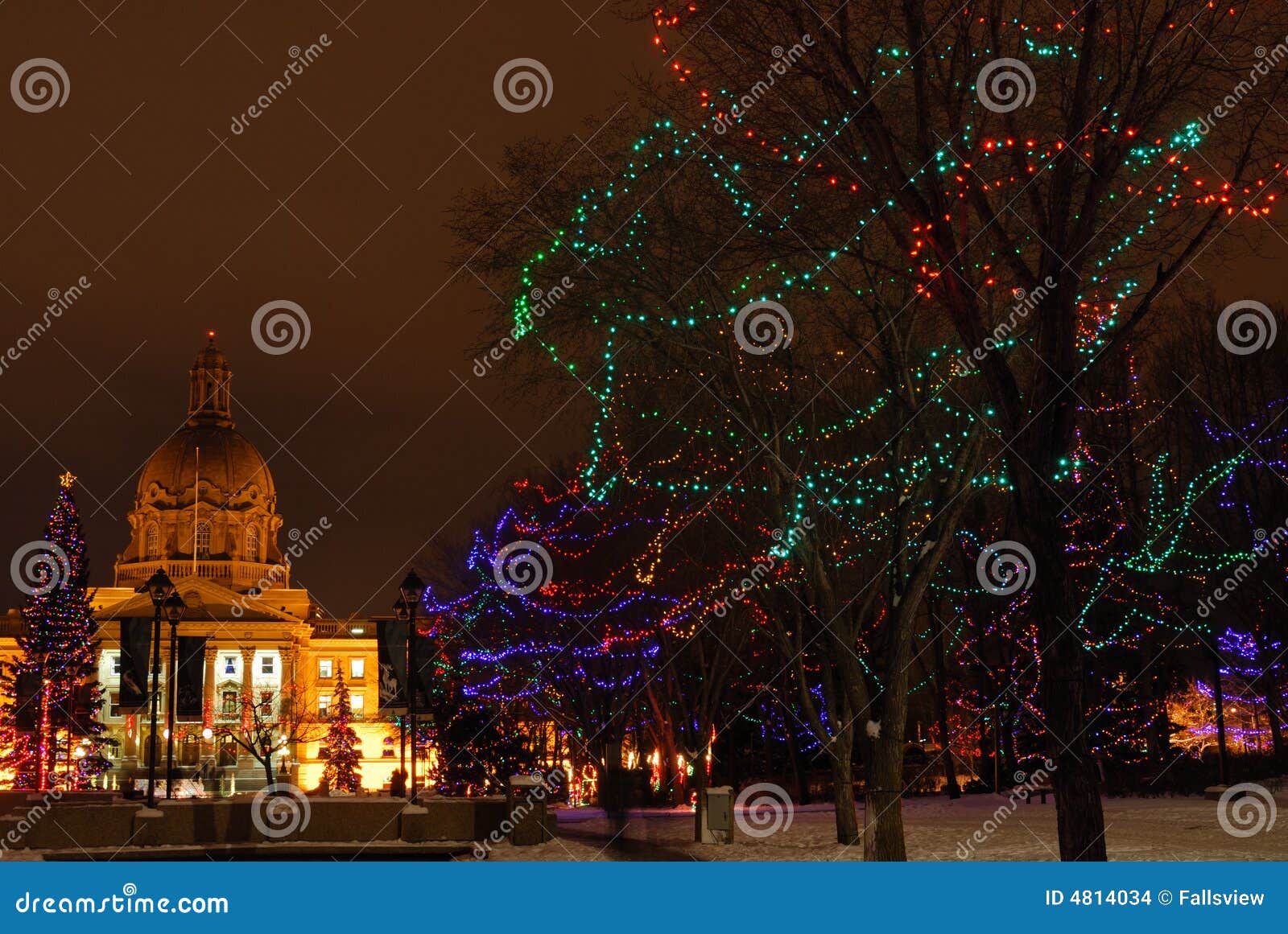 holiday lights of legislature building