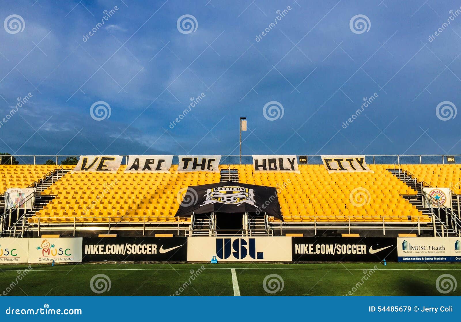 Stadium banners hi-res stock photography and images - Page 20 - Alamy