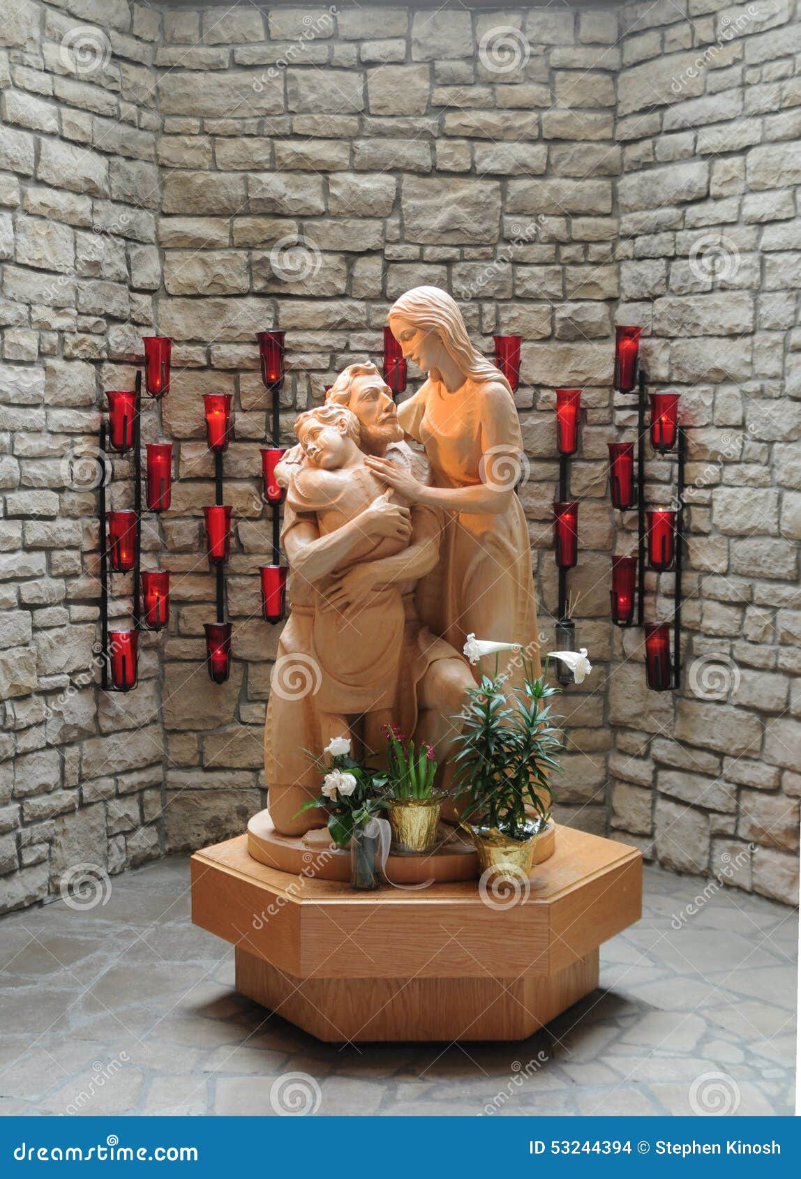 Image of holy family statue