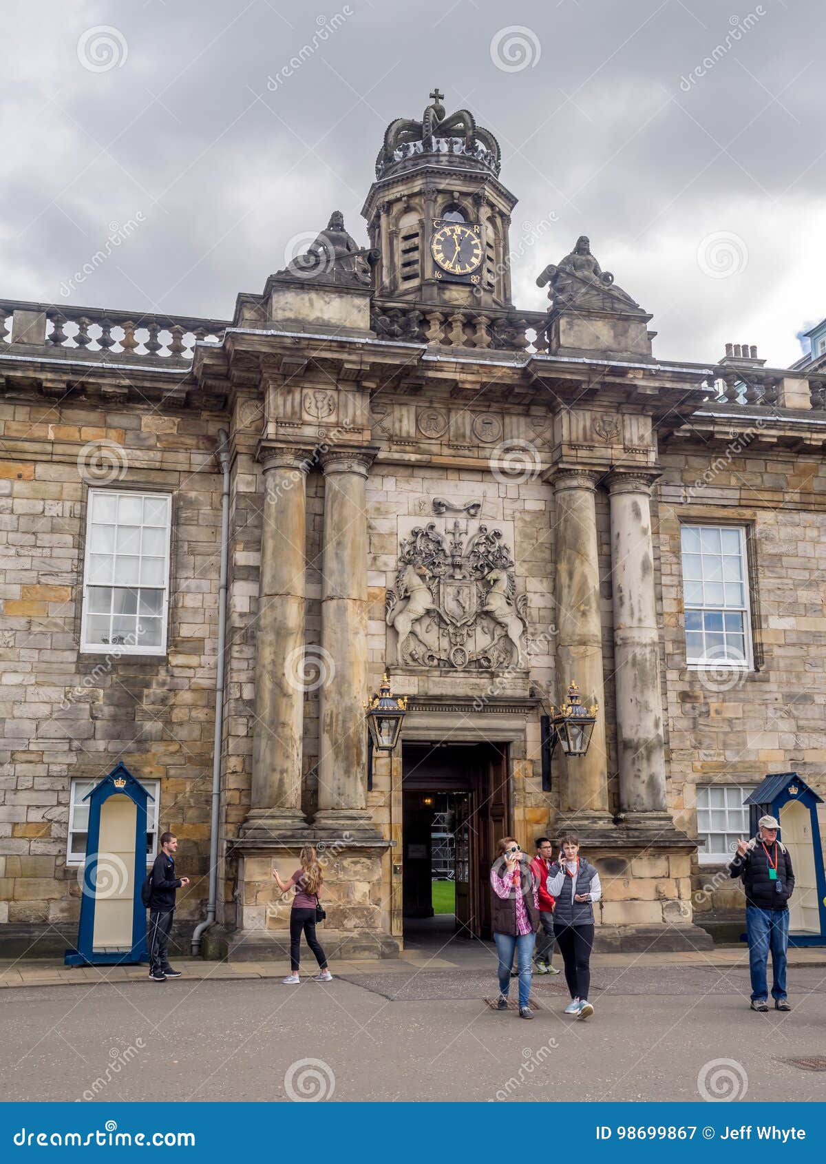 List 30+ Background Images what is the british monarch’s official residence in scotland? Excellent List 30+ Background Images what is the british monarch’s official residence in scotland? Excellent