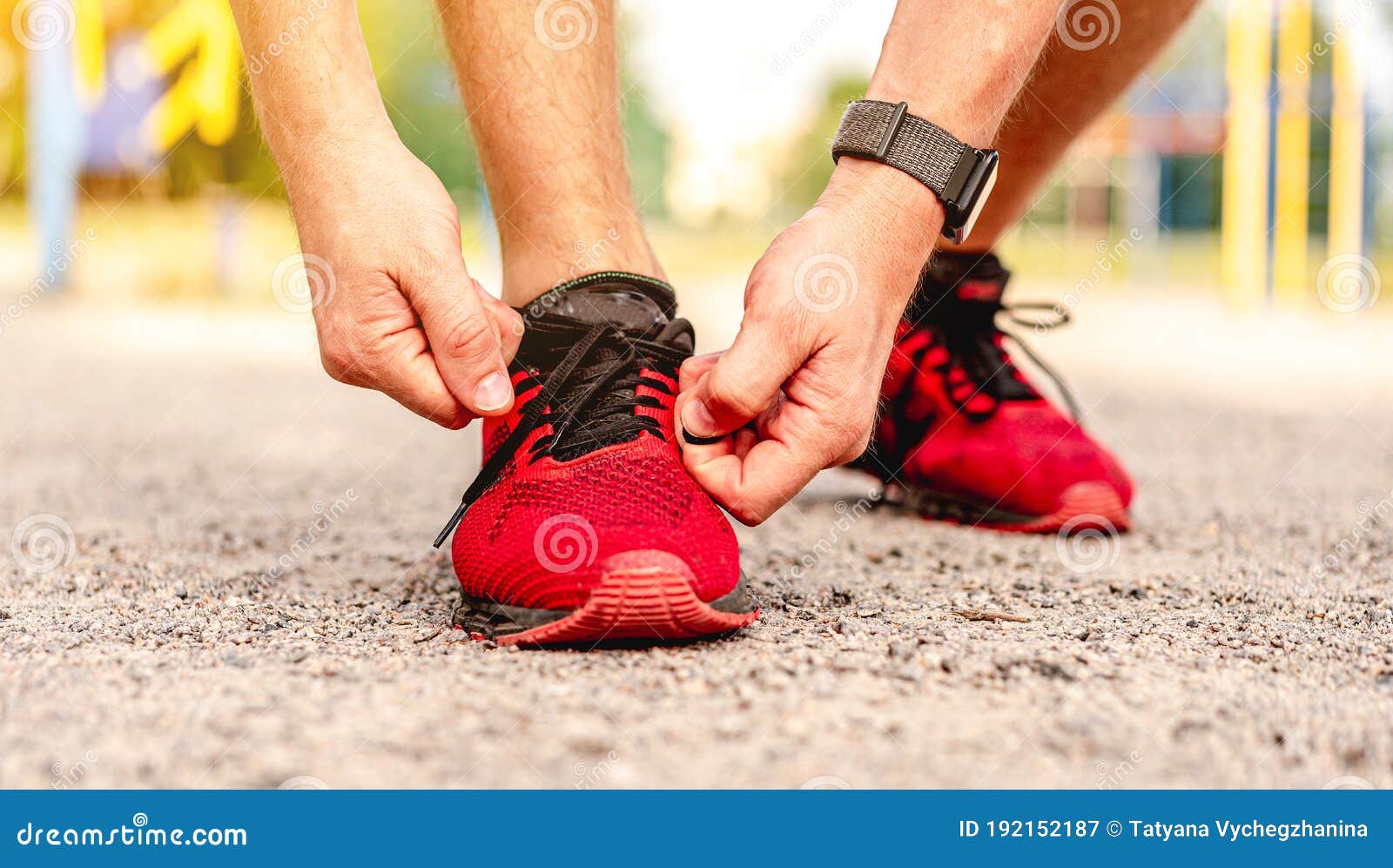 Hombre Joven De Atar Los Zapatos Foto De Y Más Banco De Imágenes De Zapato De Vestir Zapato De Vestir, Anudar IStock | sptc.edu.bd