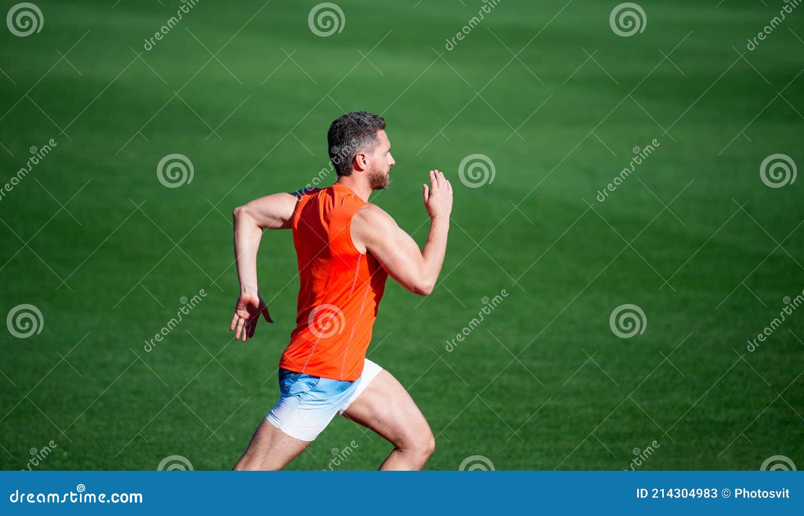 Hombre Deportista En Ropa Deportiva Correr Rápido Sprint En Velocidad De  Pista De Carreras Imagen de archivo - Imagen de deporte, deportes: 214304983