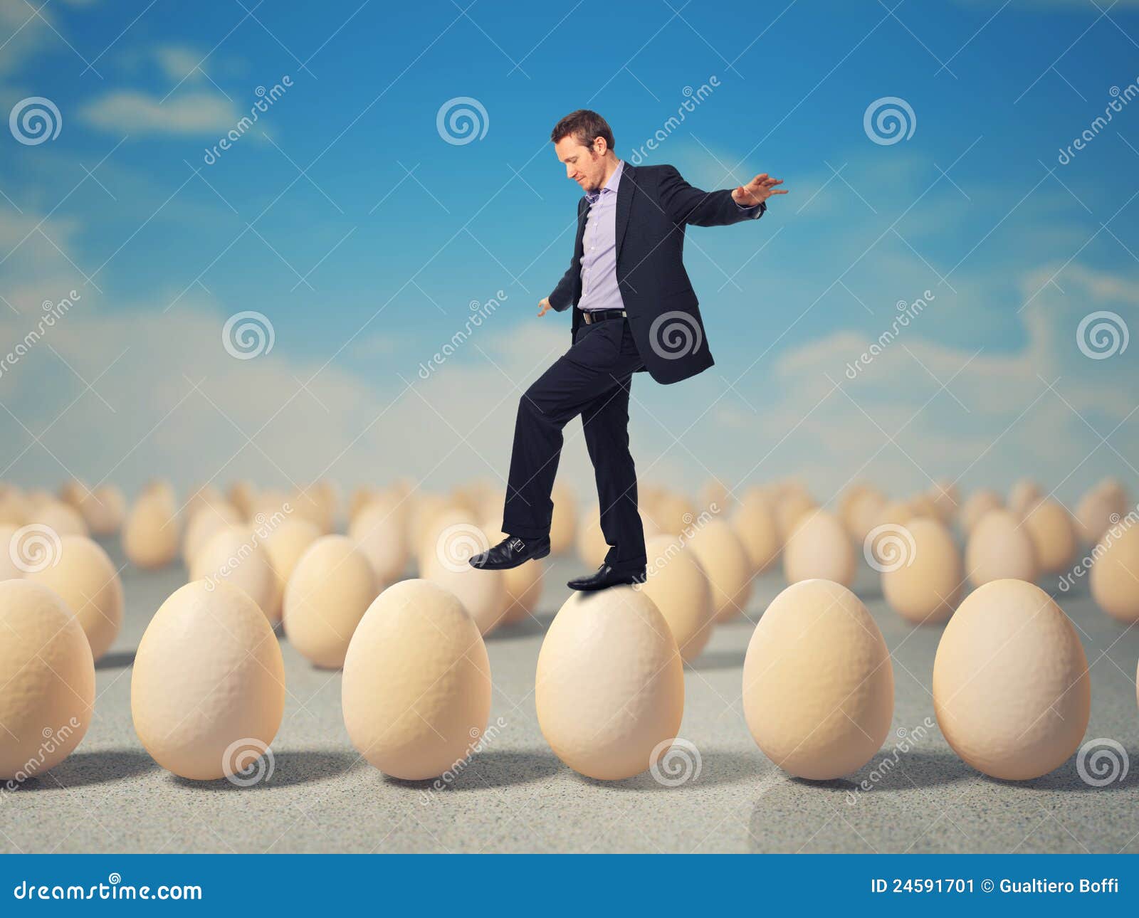 Hombre en los huevos imagen de archivo. Imagen de fall - 24591701