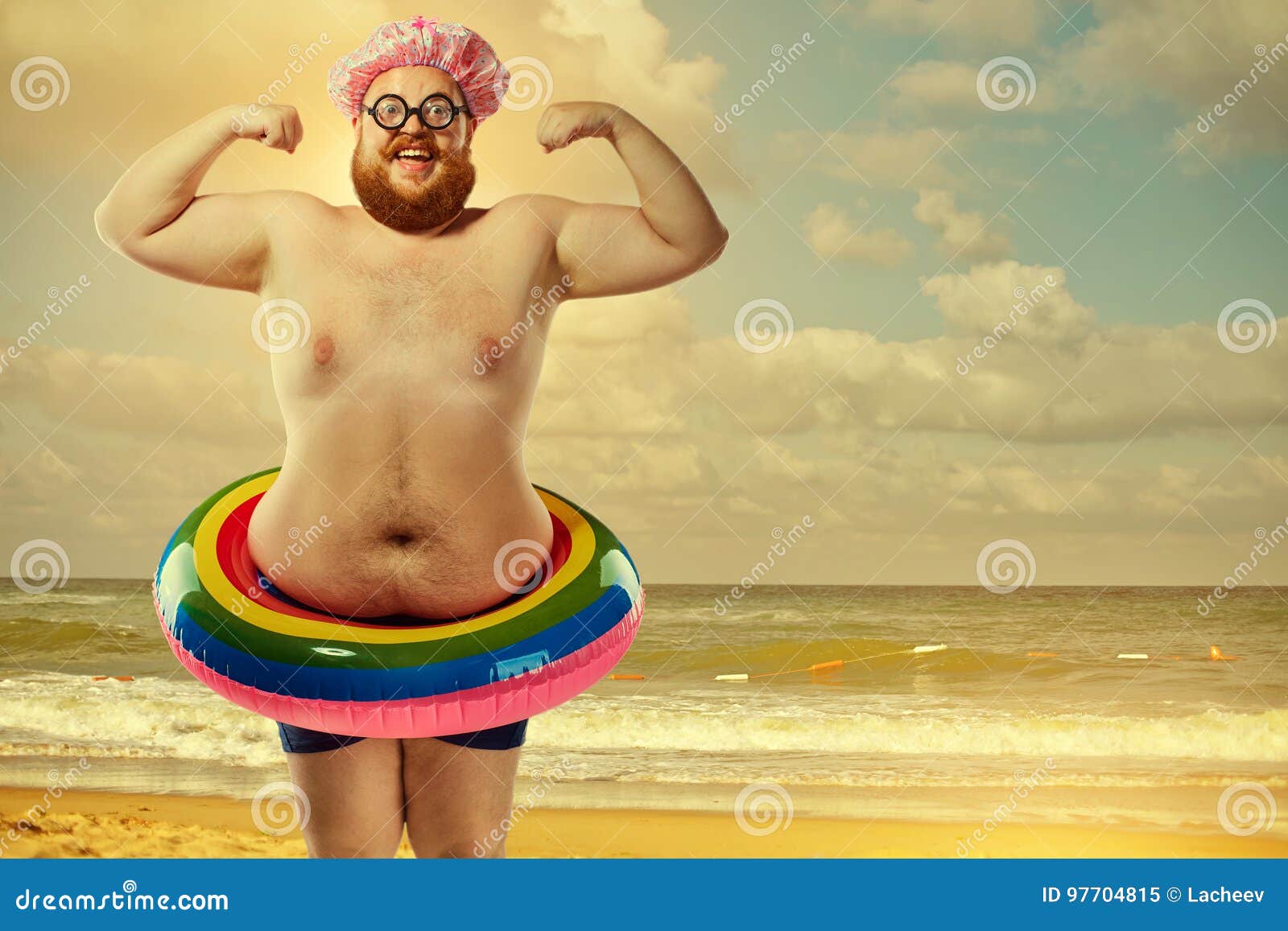 Hombre Gordo Divertido En Un Traje De Baño Con Un Círculo Inflable En El  Bea Imagen de archivo - Imagen de traje, gordo: 97704815