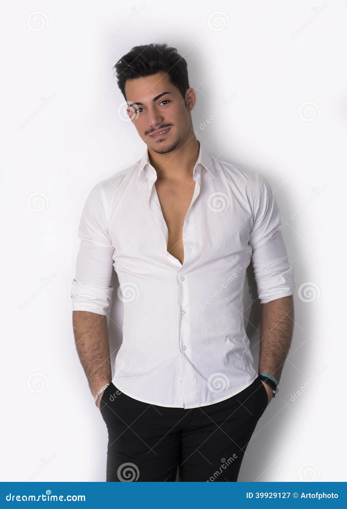 Hombre Joven Atractivo Con La Camisa Blanca Imagen de archivo Imagen de ejecutivo: 39929127