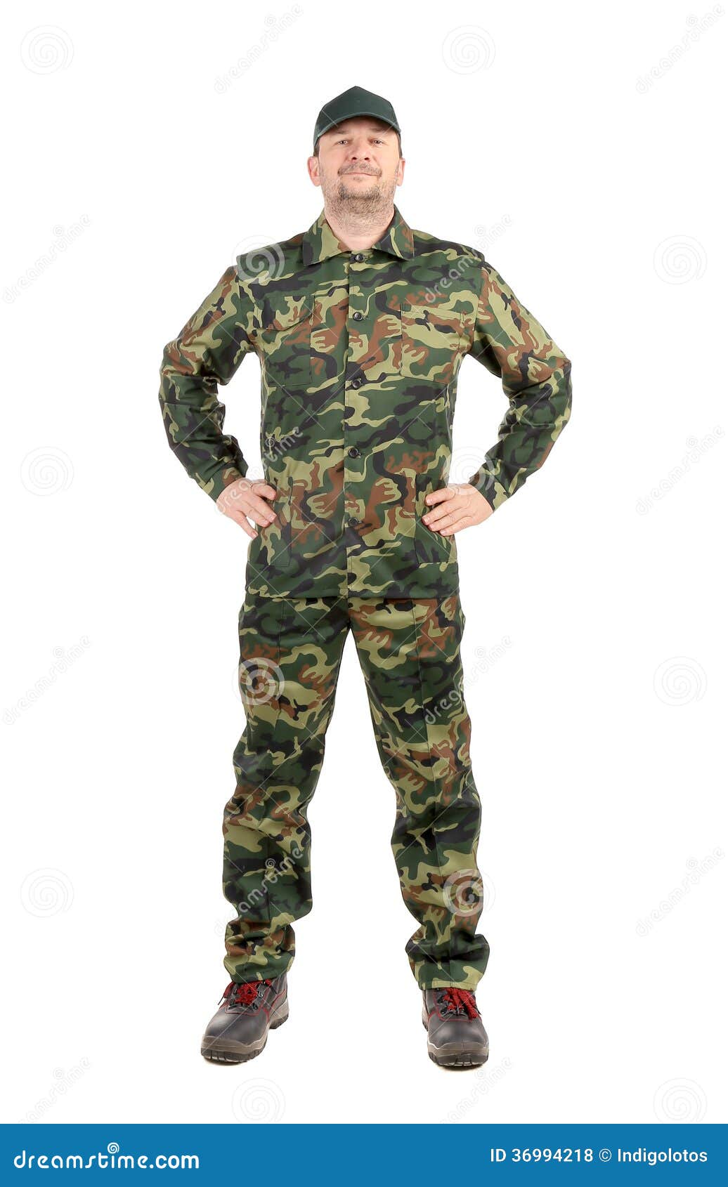 https://thumbs.dreamstime.com/z/hombre-orgulloso-en-traje-de-los-militares-36994218.jpg