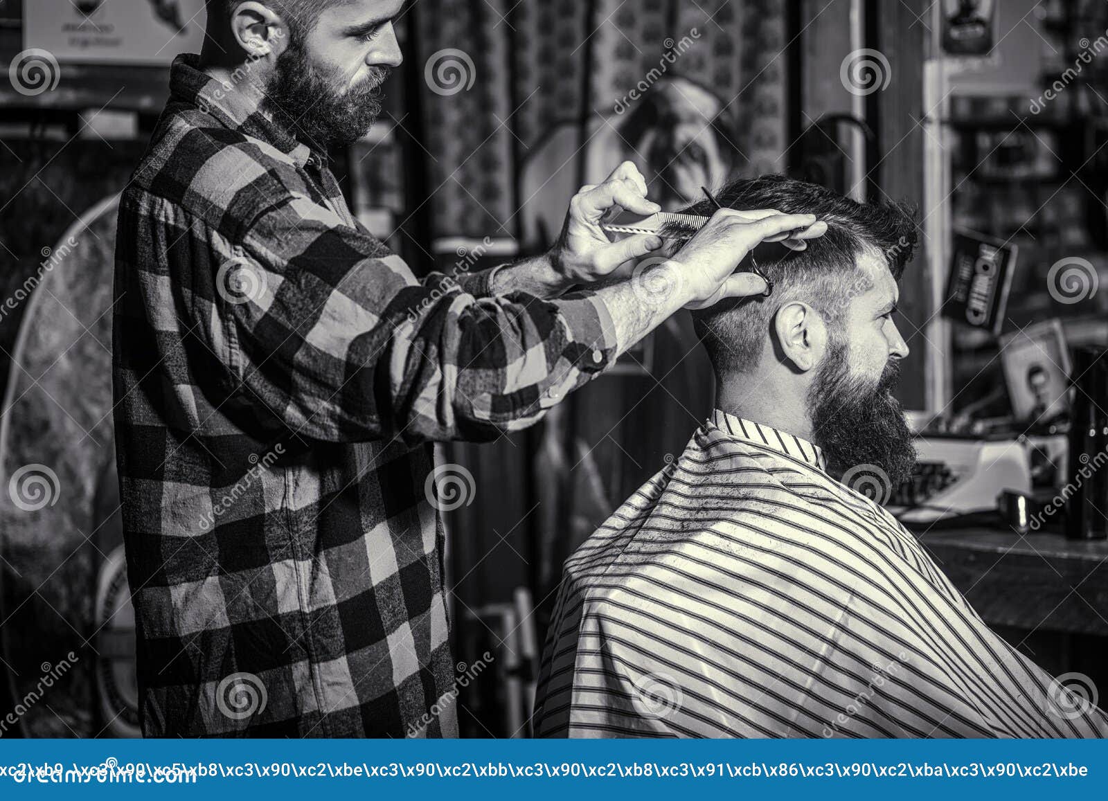 https://thumbs.dreamstime.com/z/hombre-visitando-peluquero-en-barber%C3%ADa-tijeras-de-barbero-blanco-y-negro-barbudo-peluquer%C3%ADa-212258604.jpg