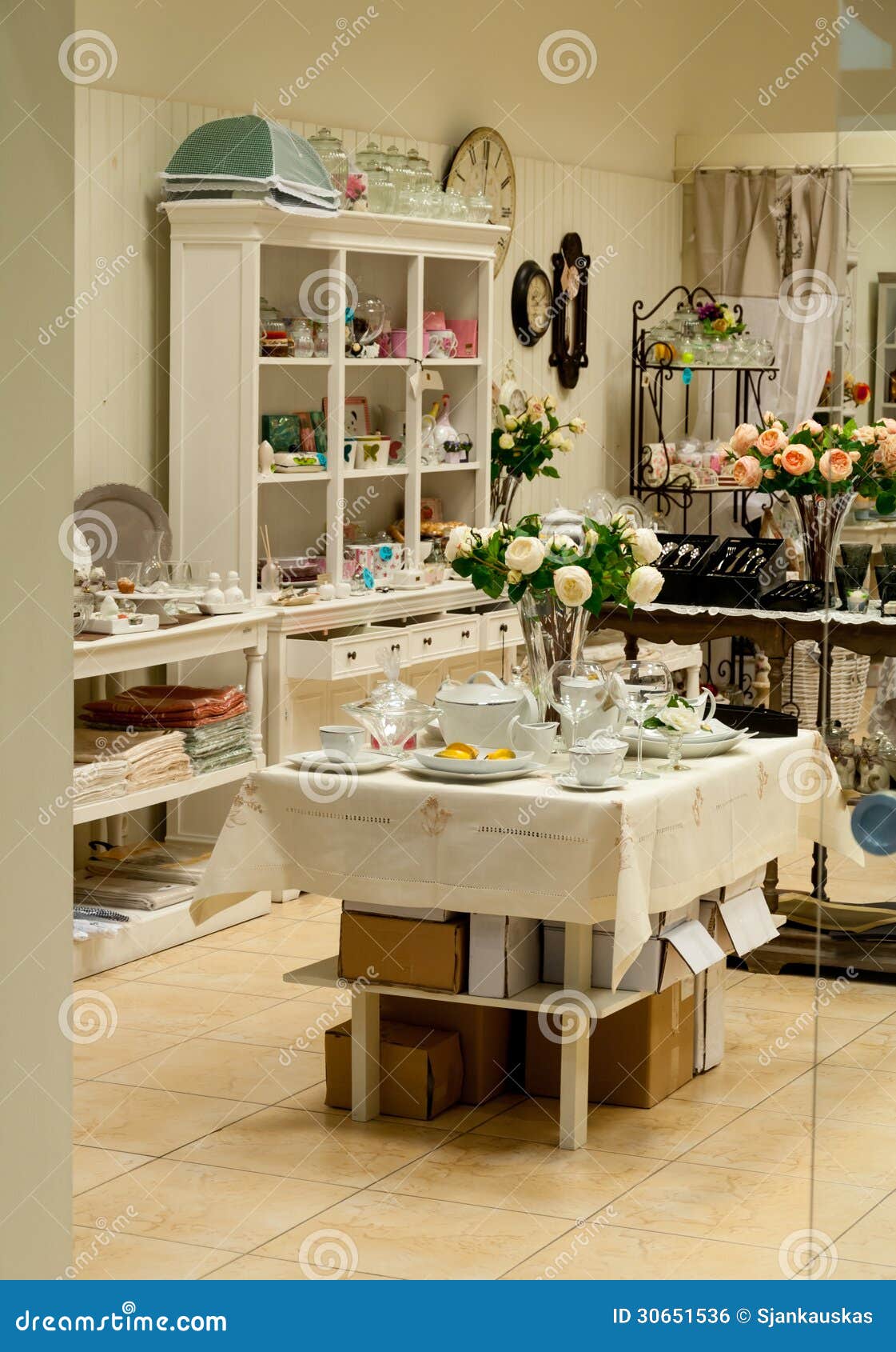  Home Decor  And Dishes Shop  Royalty Free Stock Image 