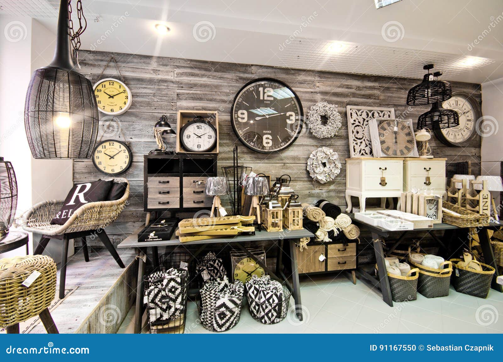 Home Decorations Shop Interior Stock Photo - Image of producsts ...