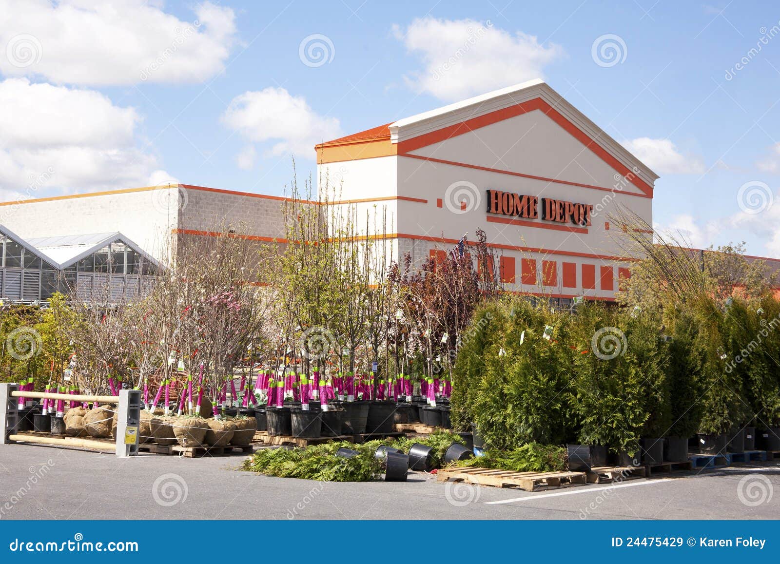 Home Depot Garden Center Editorial Stock Image Image Of Garden