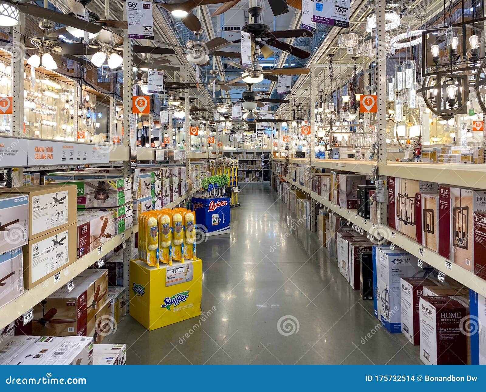 The Home Depot Store Department Section Aisles Light Section Editorial Stock Image Image Of Decorating Business
