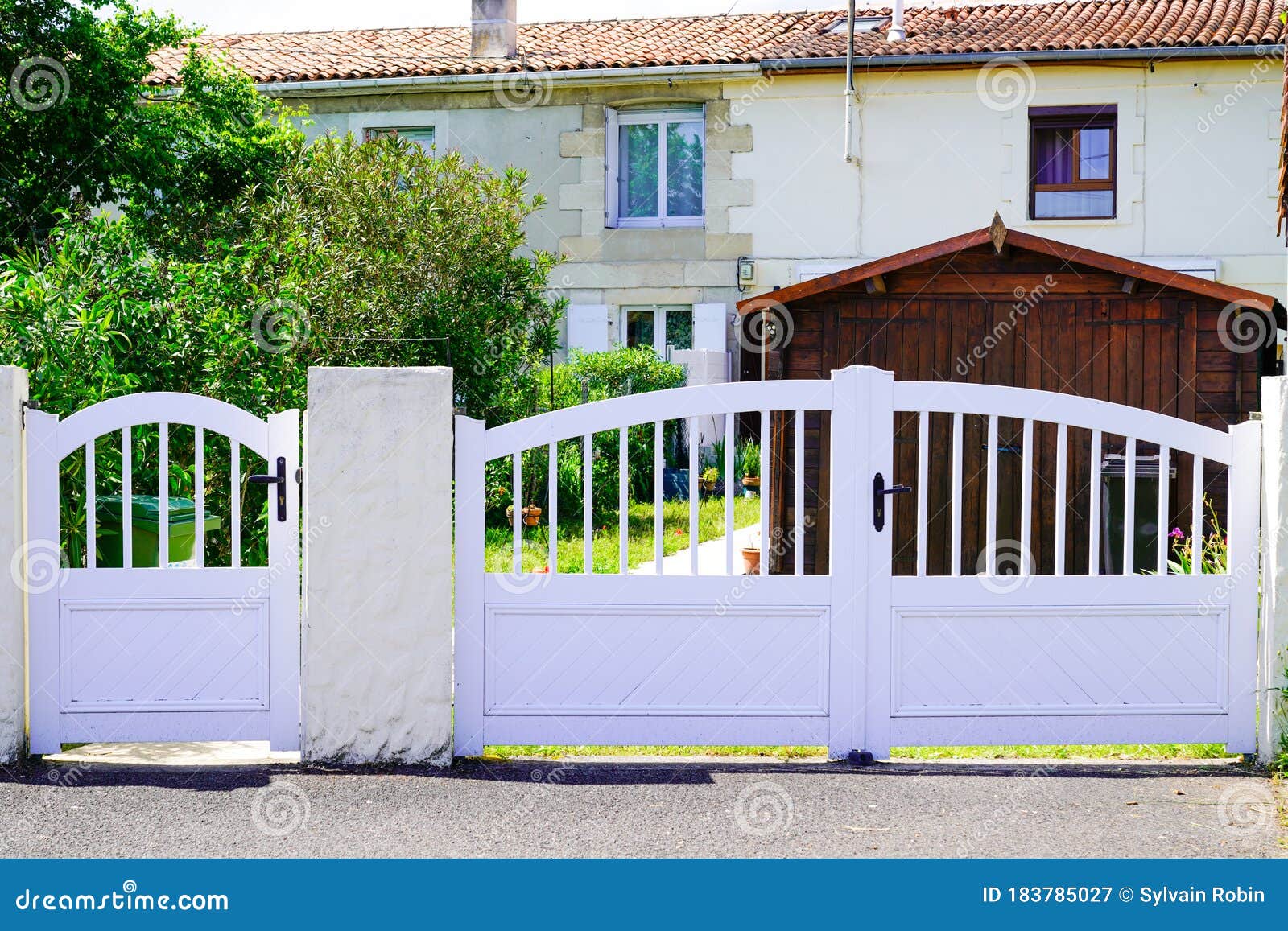 Home Double White Metal Aluminum House Gate Door with Two Entrance ...