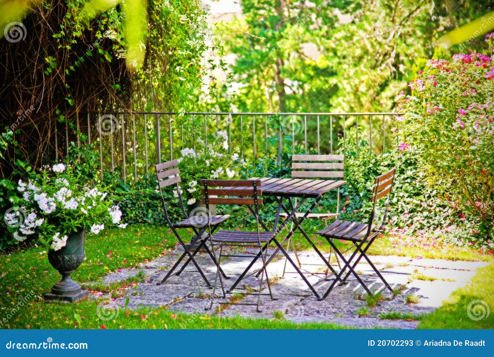 Home garden stock image. Image of home, beauty, house - 20702293