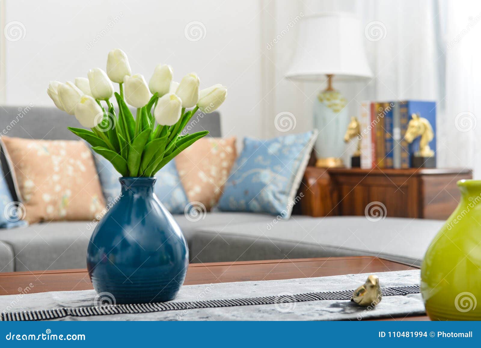 home interior decor, tulip bouquet in vase