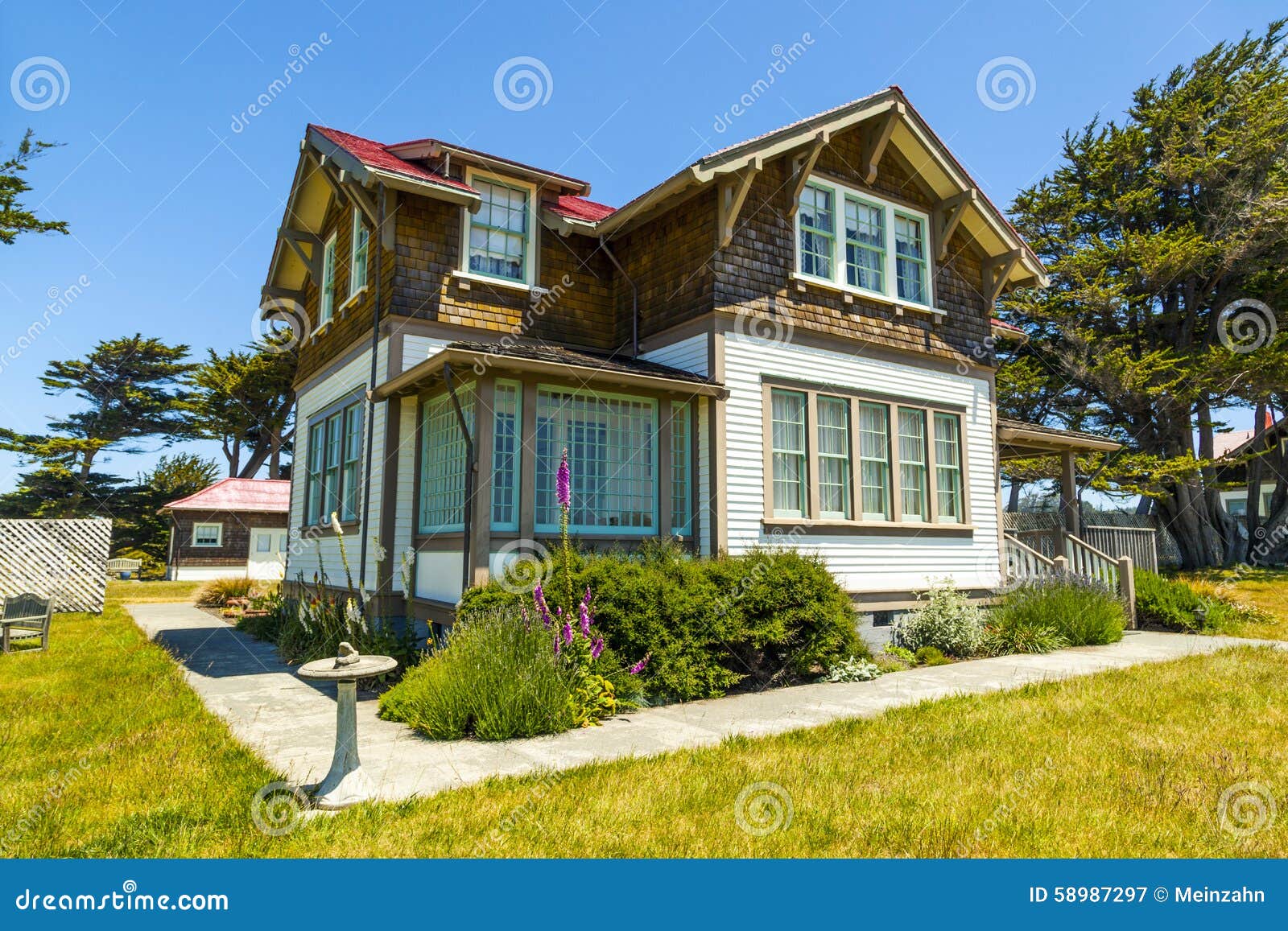 home of lightkeeper of point cabrillo lighthouse