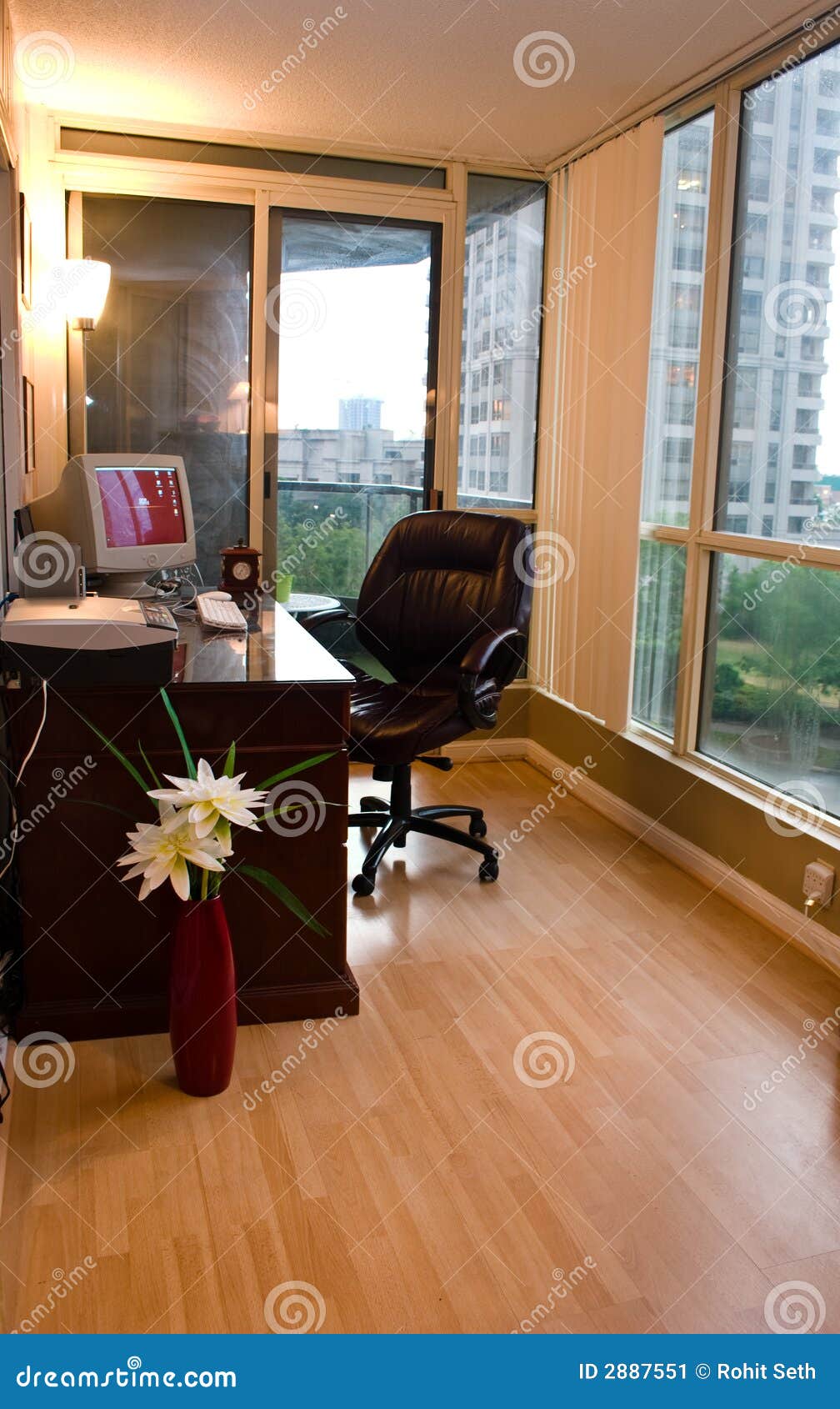 Home Office image stock. Image du bureau, intérieur, logement - 2887551