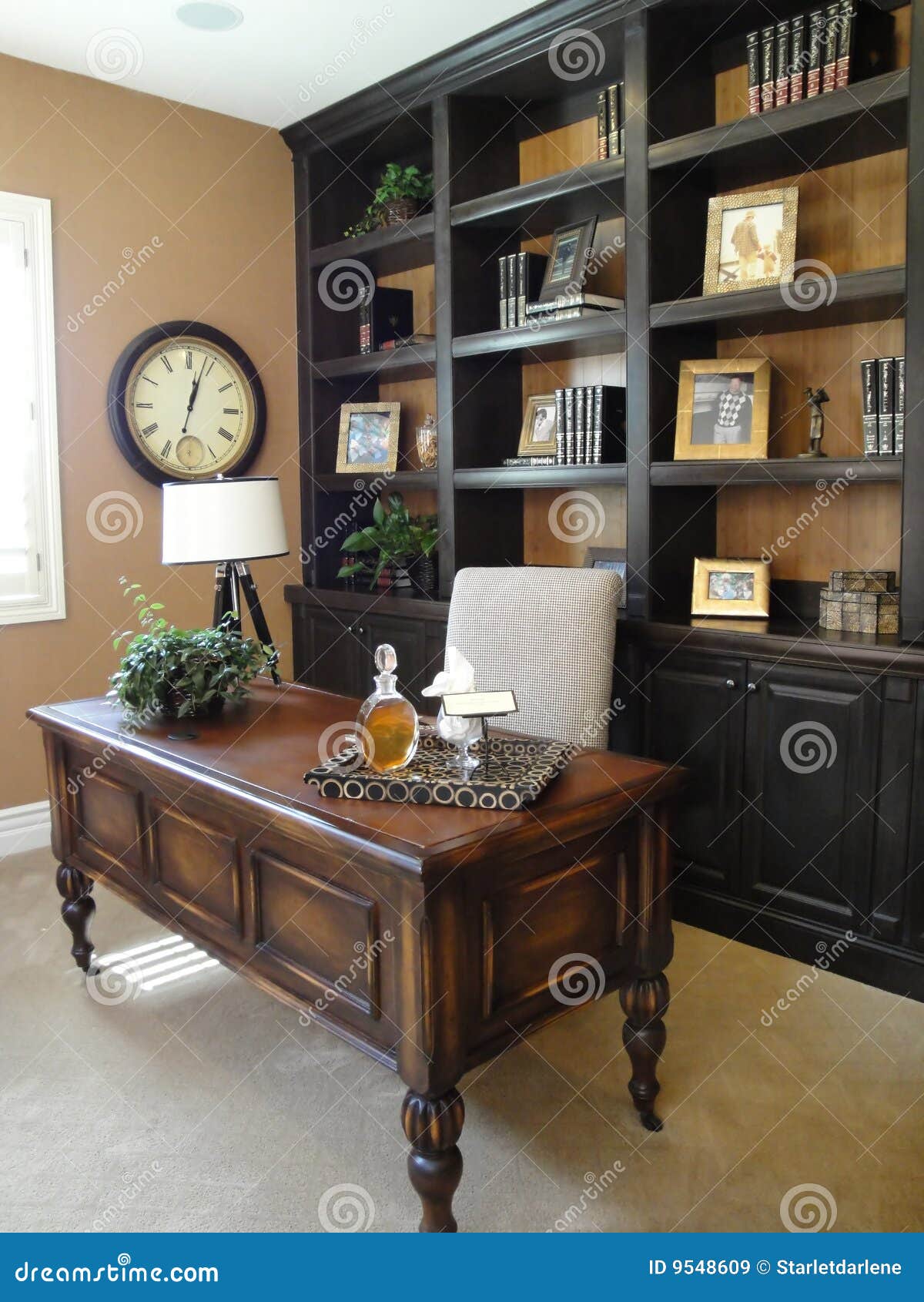 home-office-study-9548609.jpg