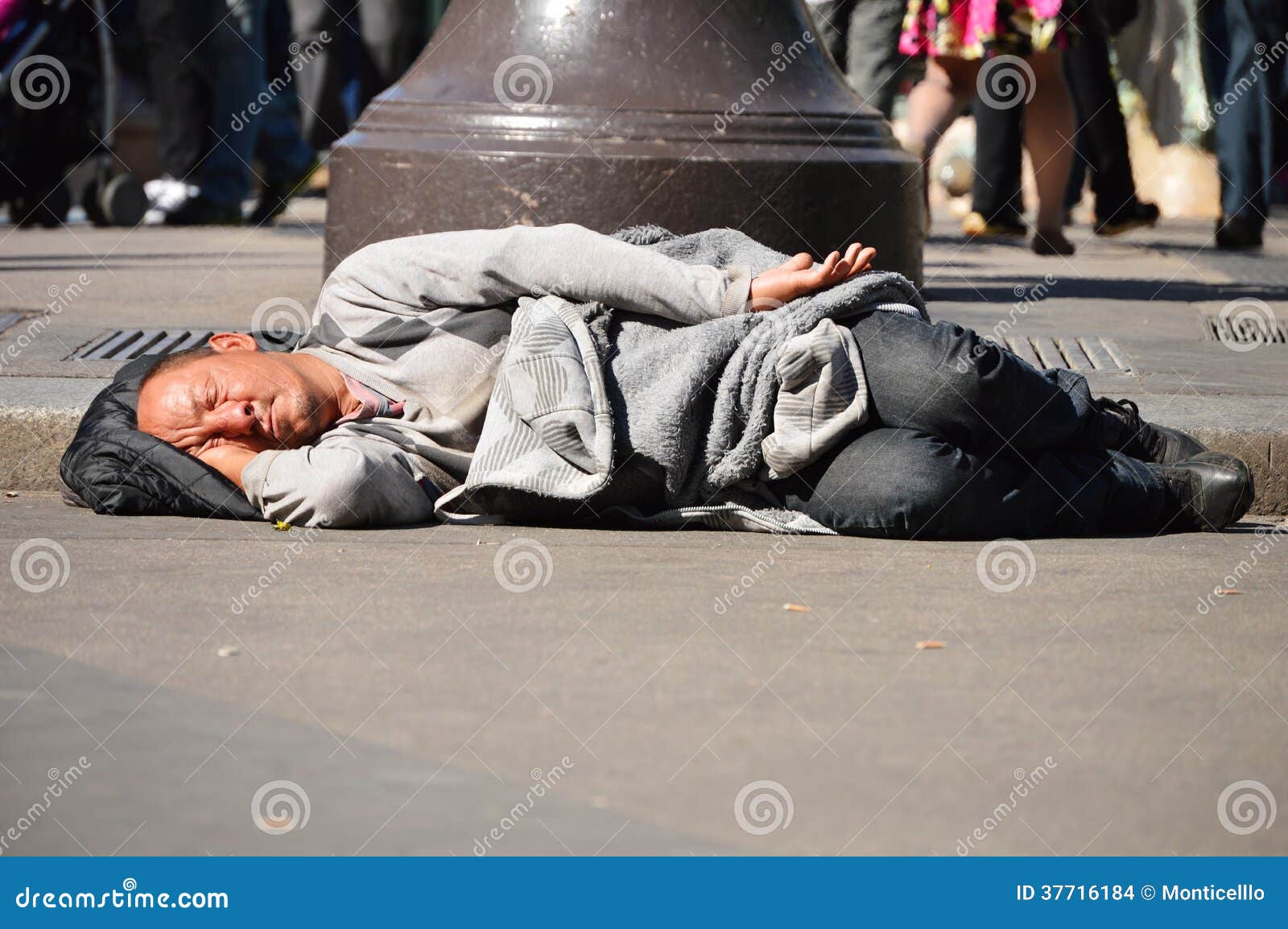 Homeless Man Sleeping Street Paris Photos Free Royalty Free Stock Photos From Dreamstime