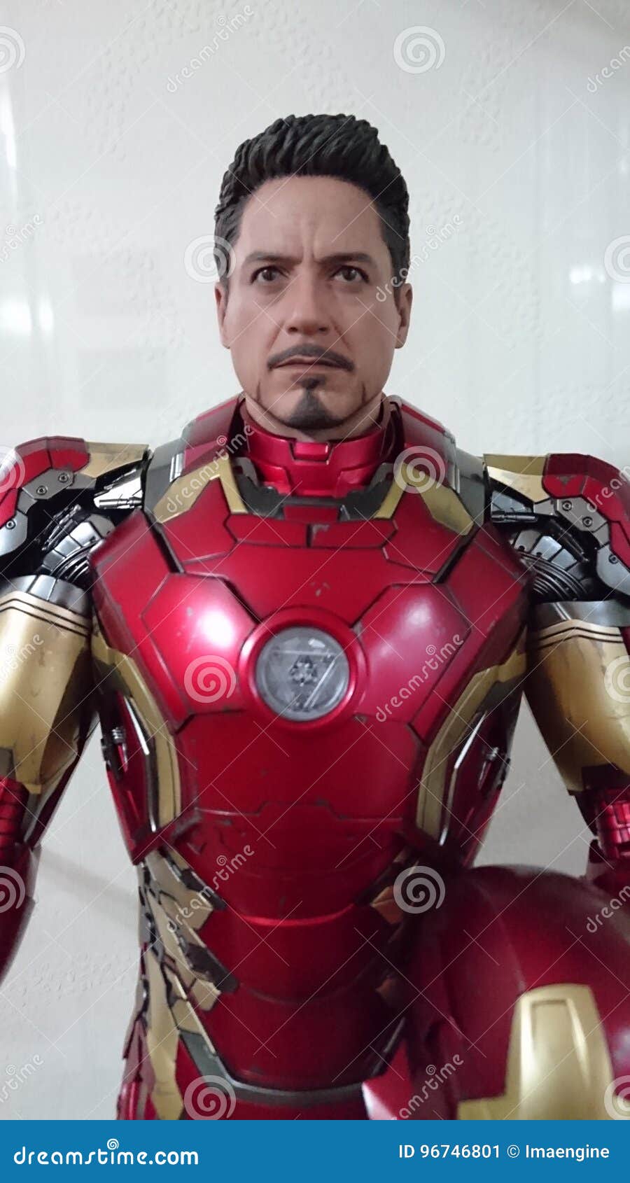 Homem Do Ferro - Tony Stark - Robert Downey Jr Foto Editorial - Imagem de  figuras, cesta: 96746801, image size:900x1690