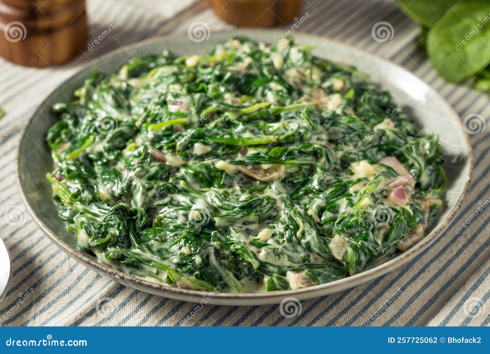 Homemade Creamed Spinach Side Dish Stock Photo - Image of food, dinner