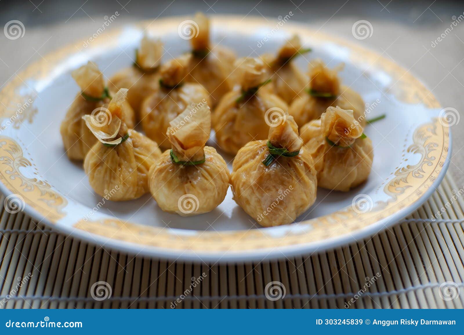 homemade ekado snacks, flat plate ready to serve