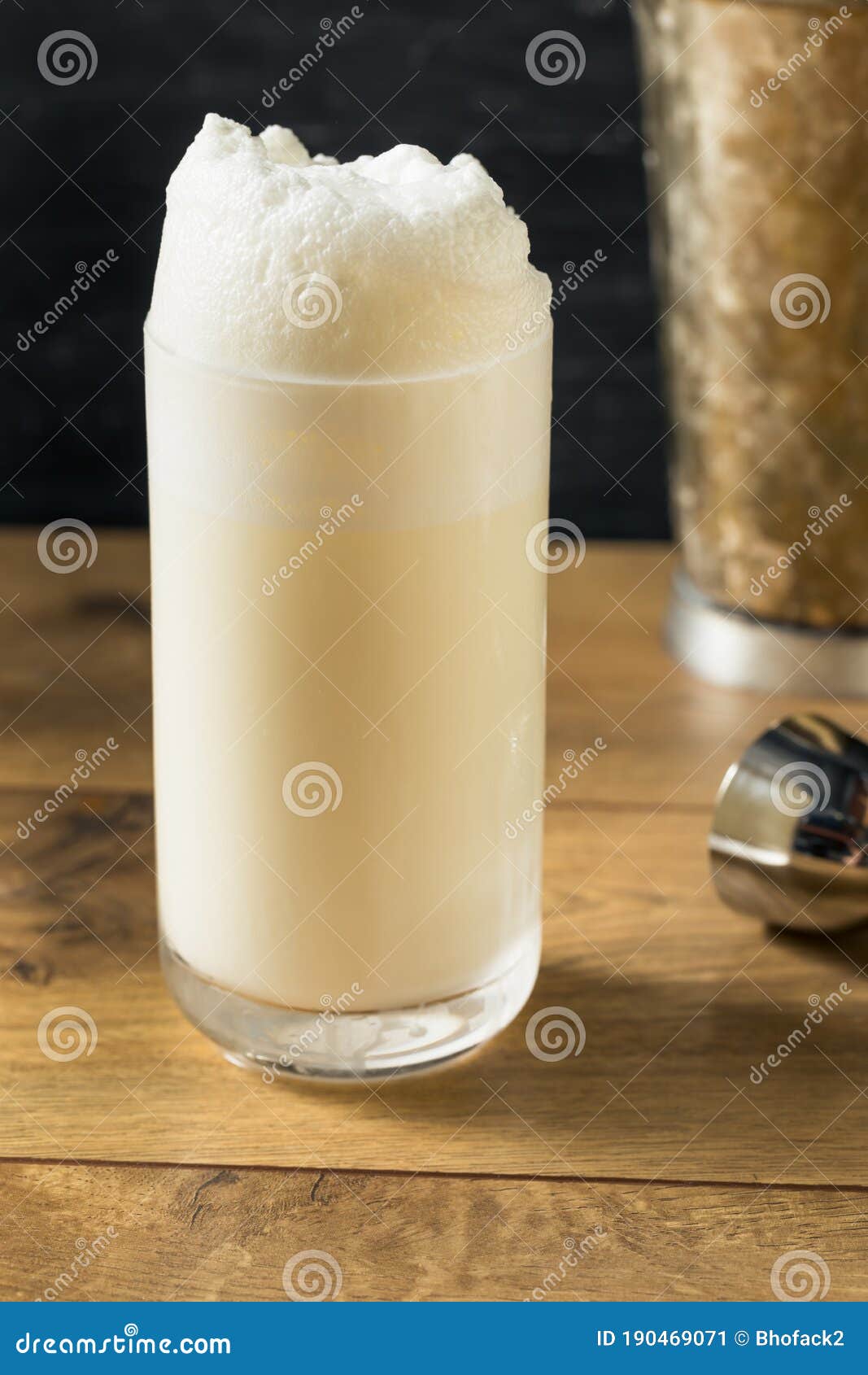 homemade frothy ramos gin fizz cocktail