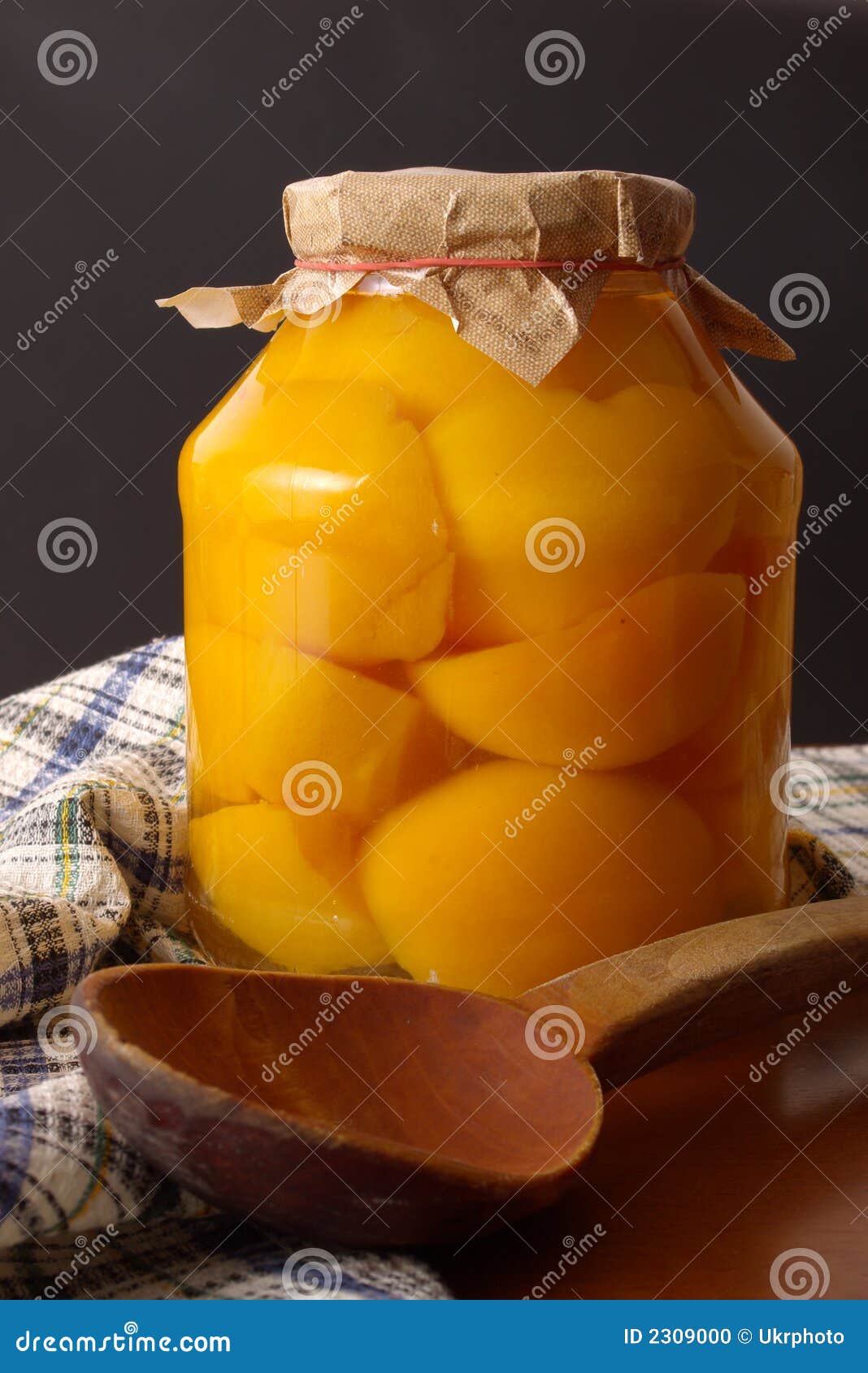 homemade peaches preserve