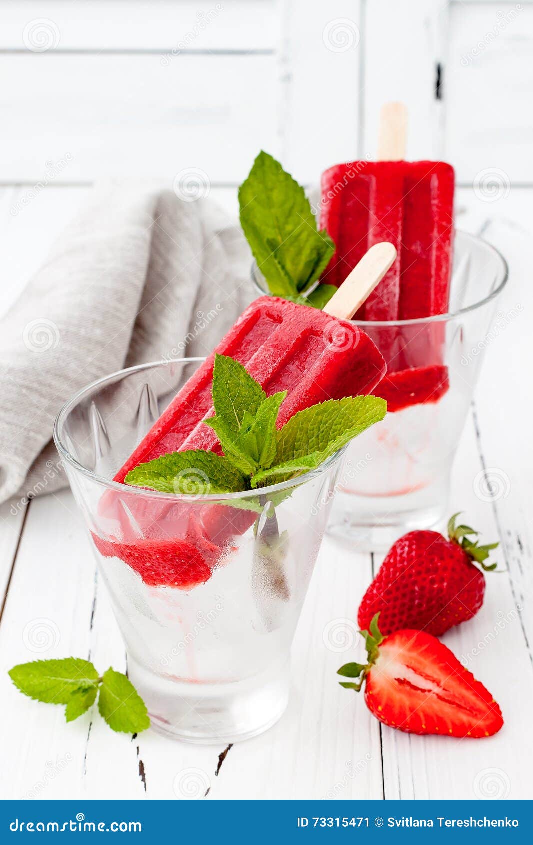 homemade strawberry mint - ice pops - popsicles - paletas.