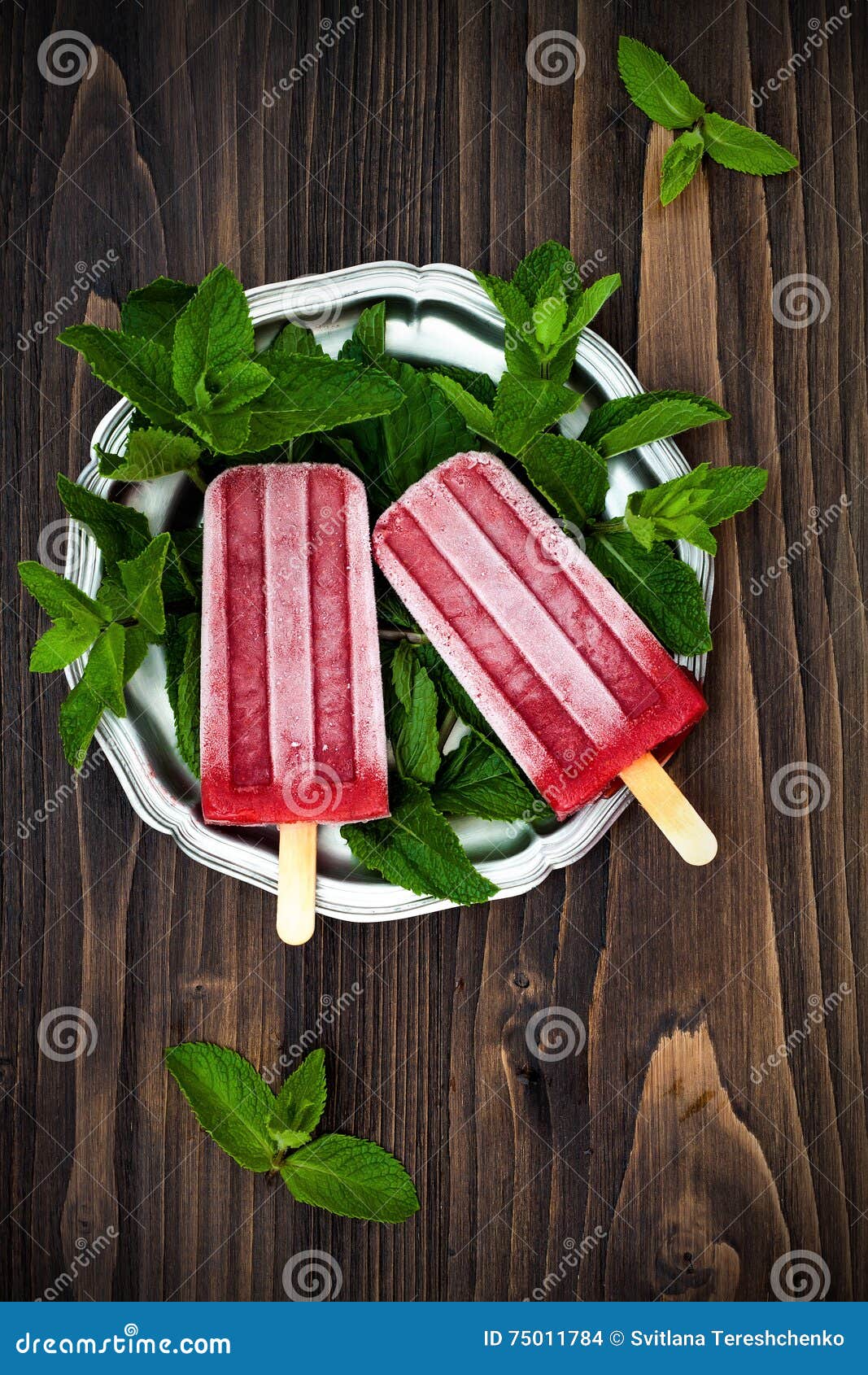 homemade strawberry mint - ice pops - popsicles - paletas.