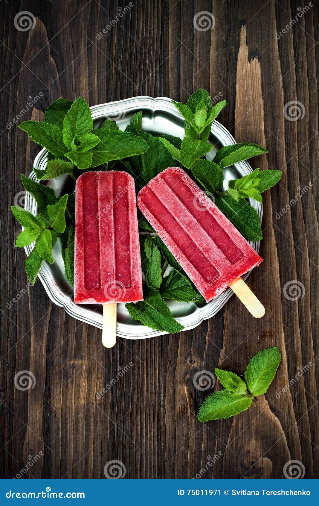 homemade strawberry mint - ice pops - popsicles - paletas.