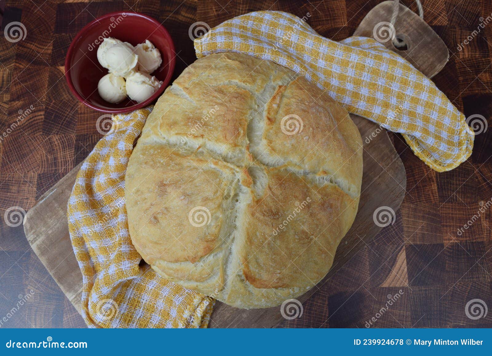 40+ Baking Bread Dutch Oven Stock Photos, Pictures & Royalty-Free Images -  iStock