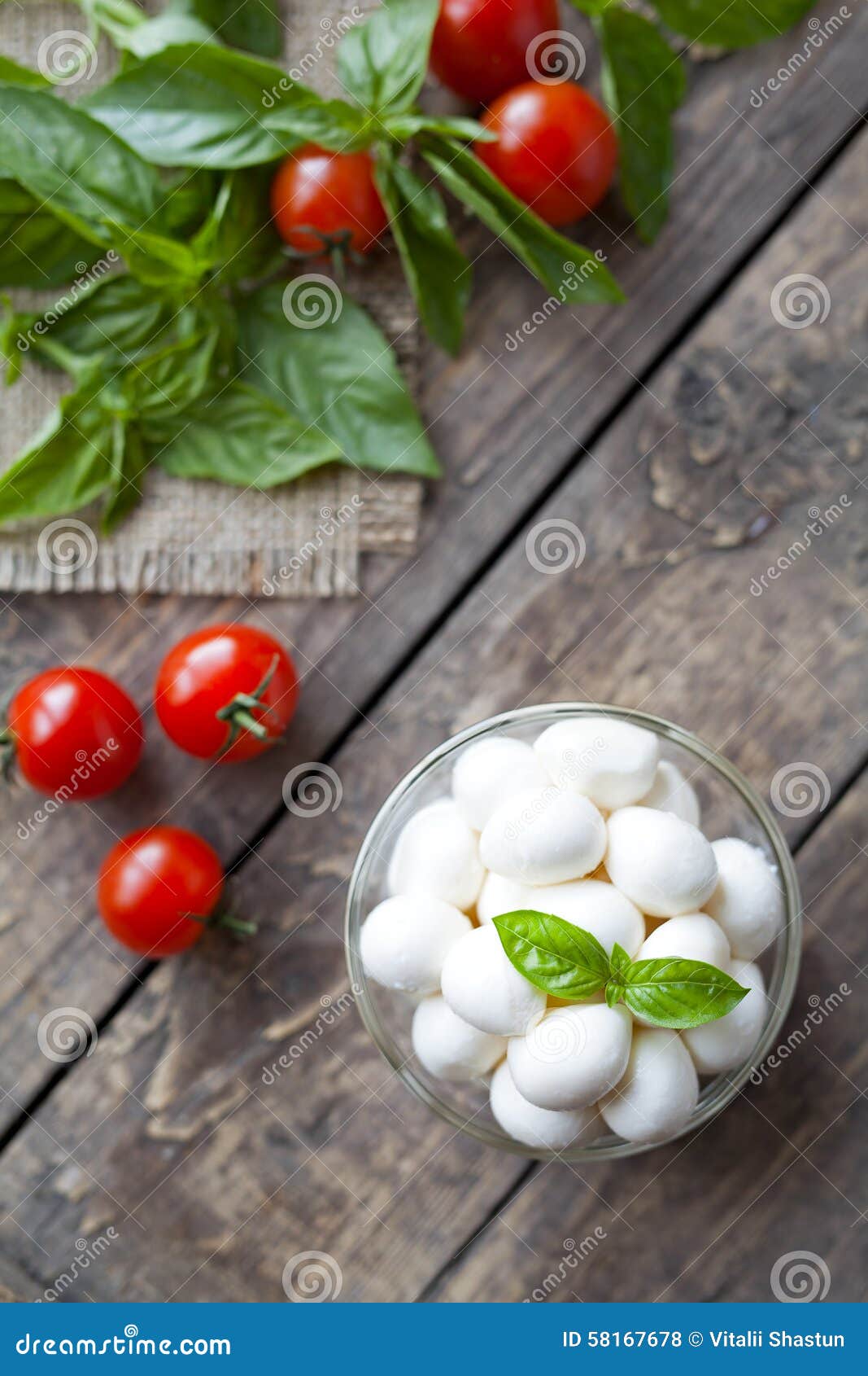 homemade traditional italian mozzarella cheese