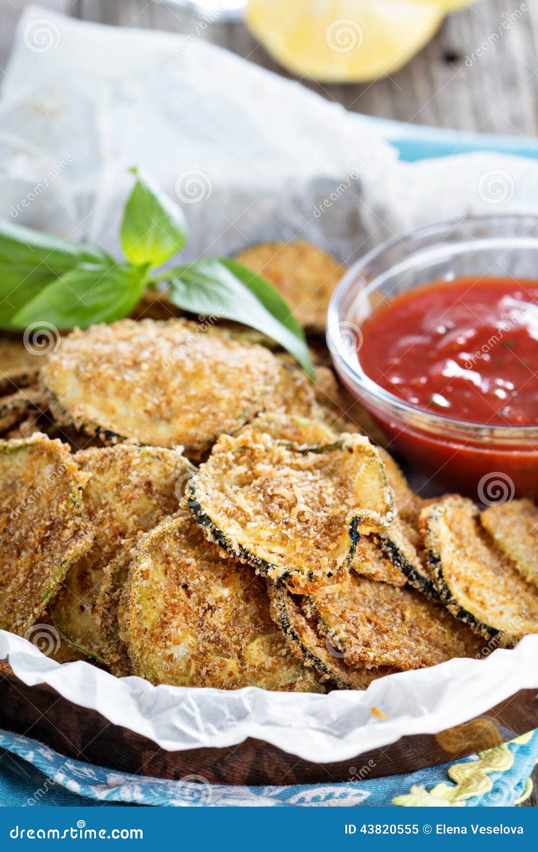 Homemade zucchini chips stock image. Image of calories - 43820555