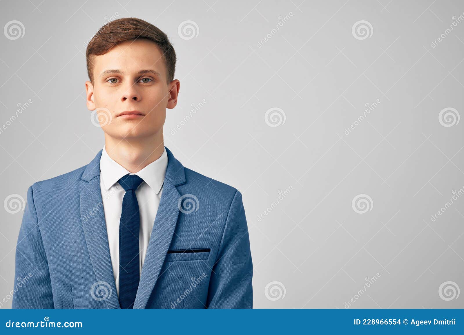Homme Avec Une Veste Dans Une Cravate Cadre Professionnel Photo stock -  Image du attrayant, compétence: 228966554