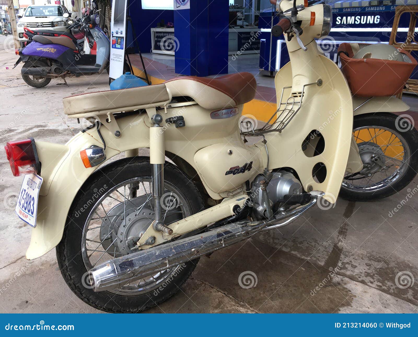 Huyền thoại Honda Super Cub 125 ra mắt Indonesia