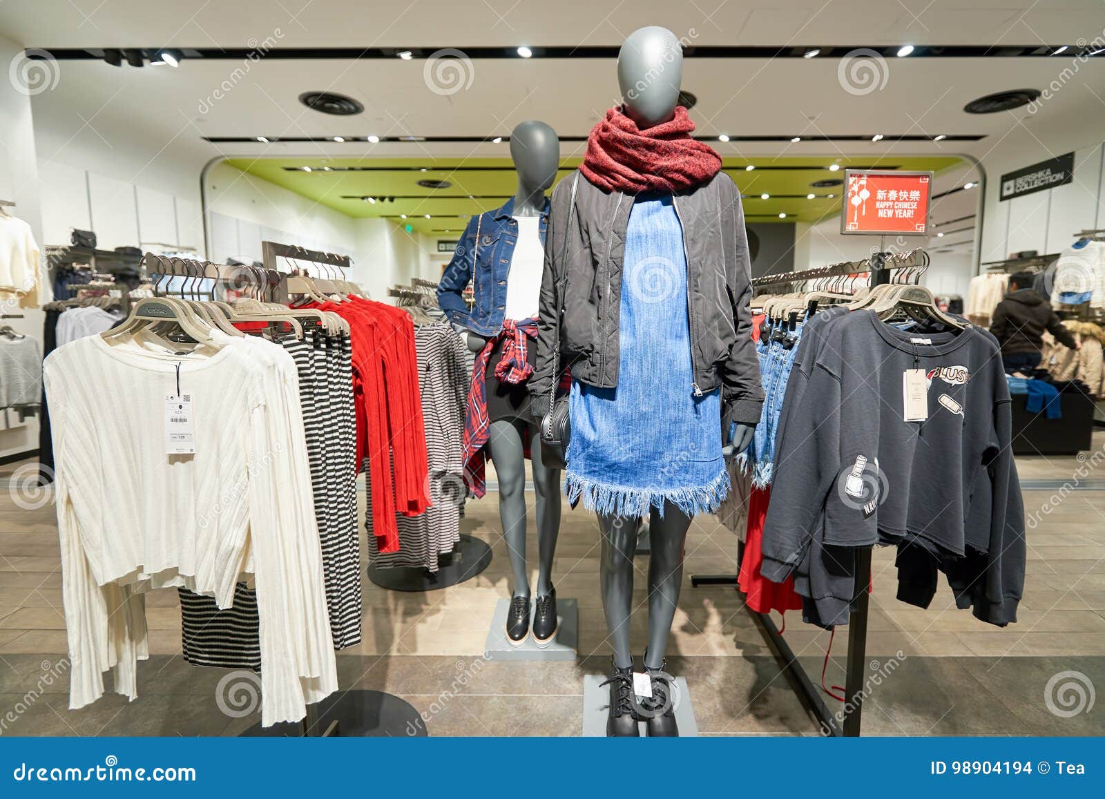 Bershka editorial stock image. Image of sell, mall, indoor - 98904194
