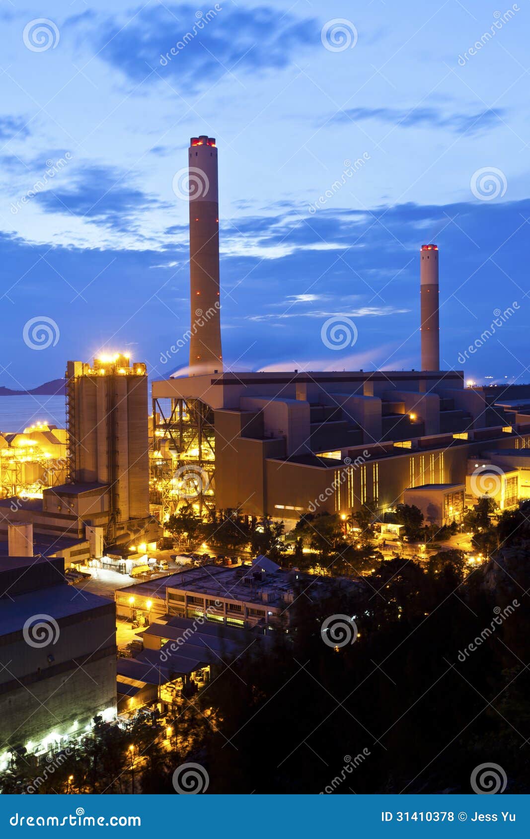 Hong Kongelektrische Centrale Bij Kust Stock Foto Image of rook