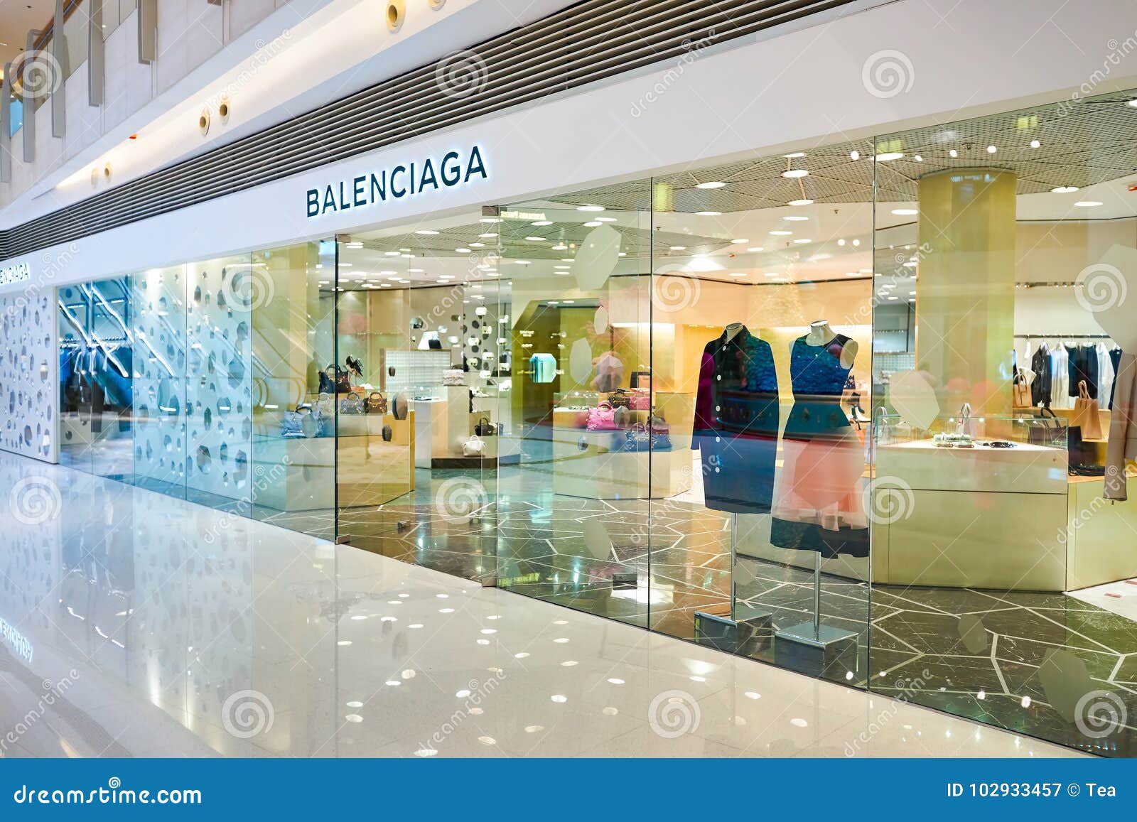 balenciaga shop emquartier