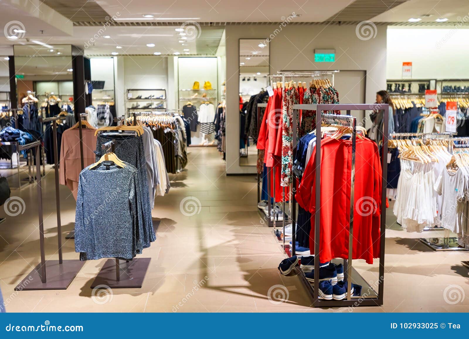 Elements Shopping Mall editorial image. Image of interior - 102933025