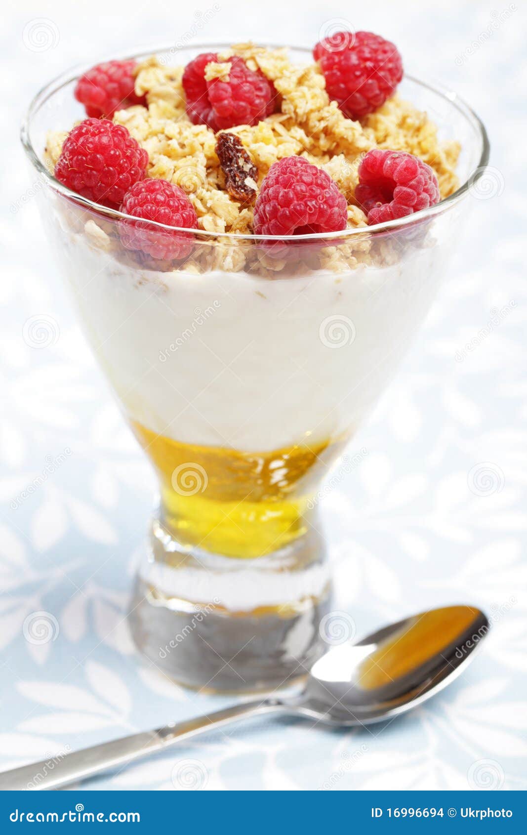 Honing, Yoghurt, Framboos, En Muesli Stock Foto Image of bessen, framboos 16996694