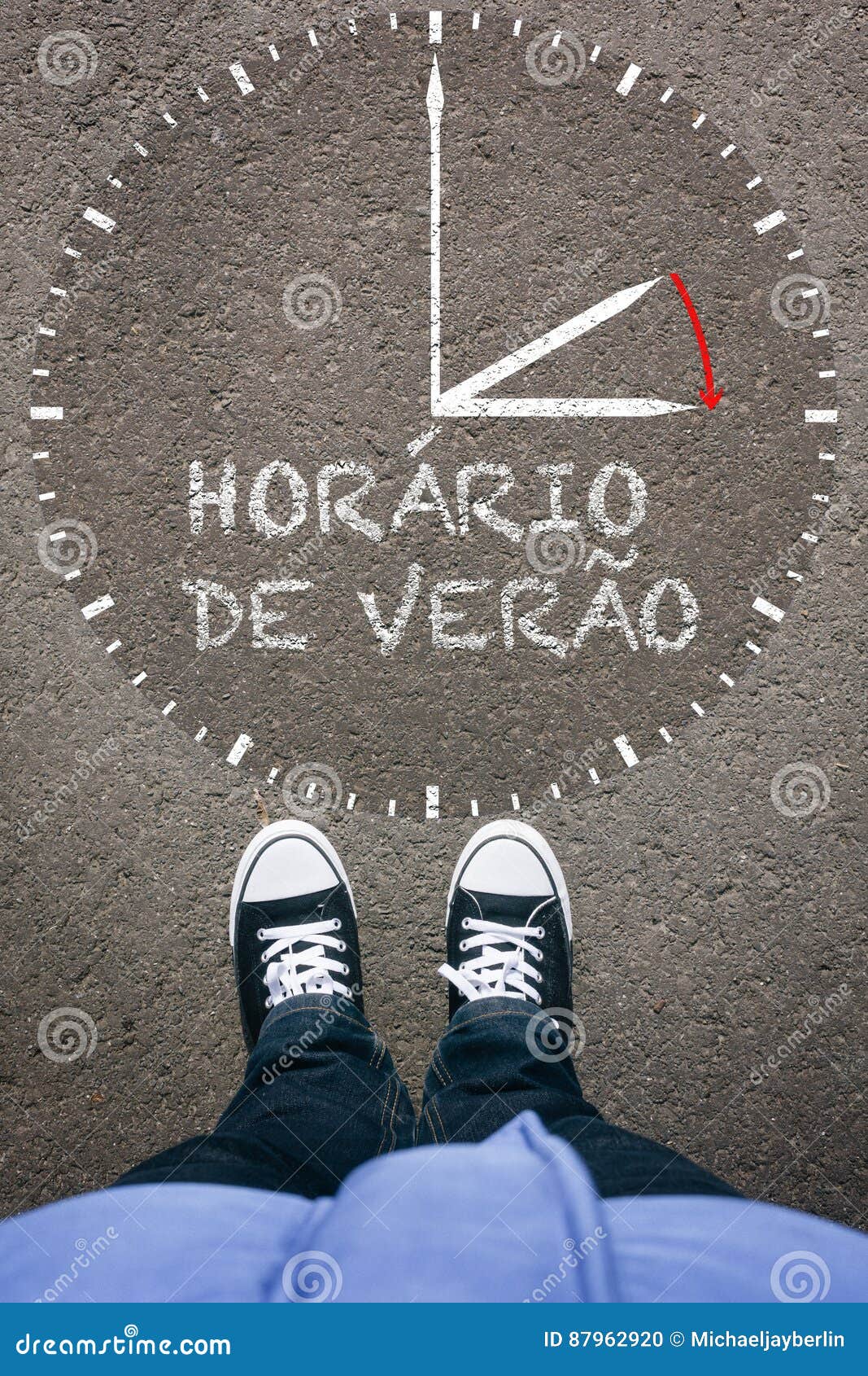 horario de verao, portuguese daylight saving time on asphalt wit