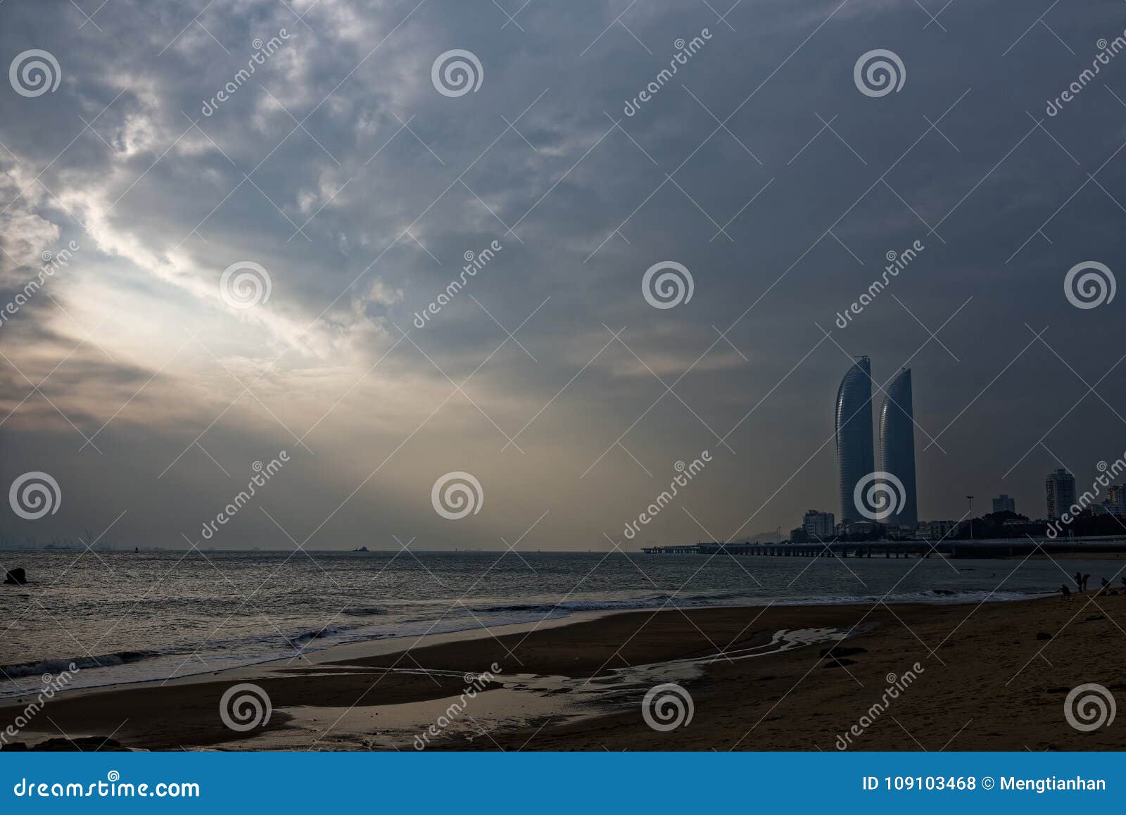 Horizon D Effet Bord De La Mer De Tyndall Photo Stock Image Du Bord Tyndall 109103468