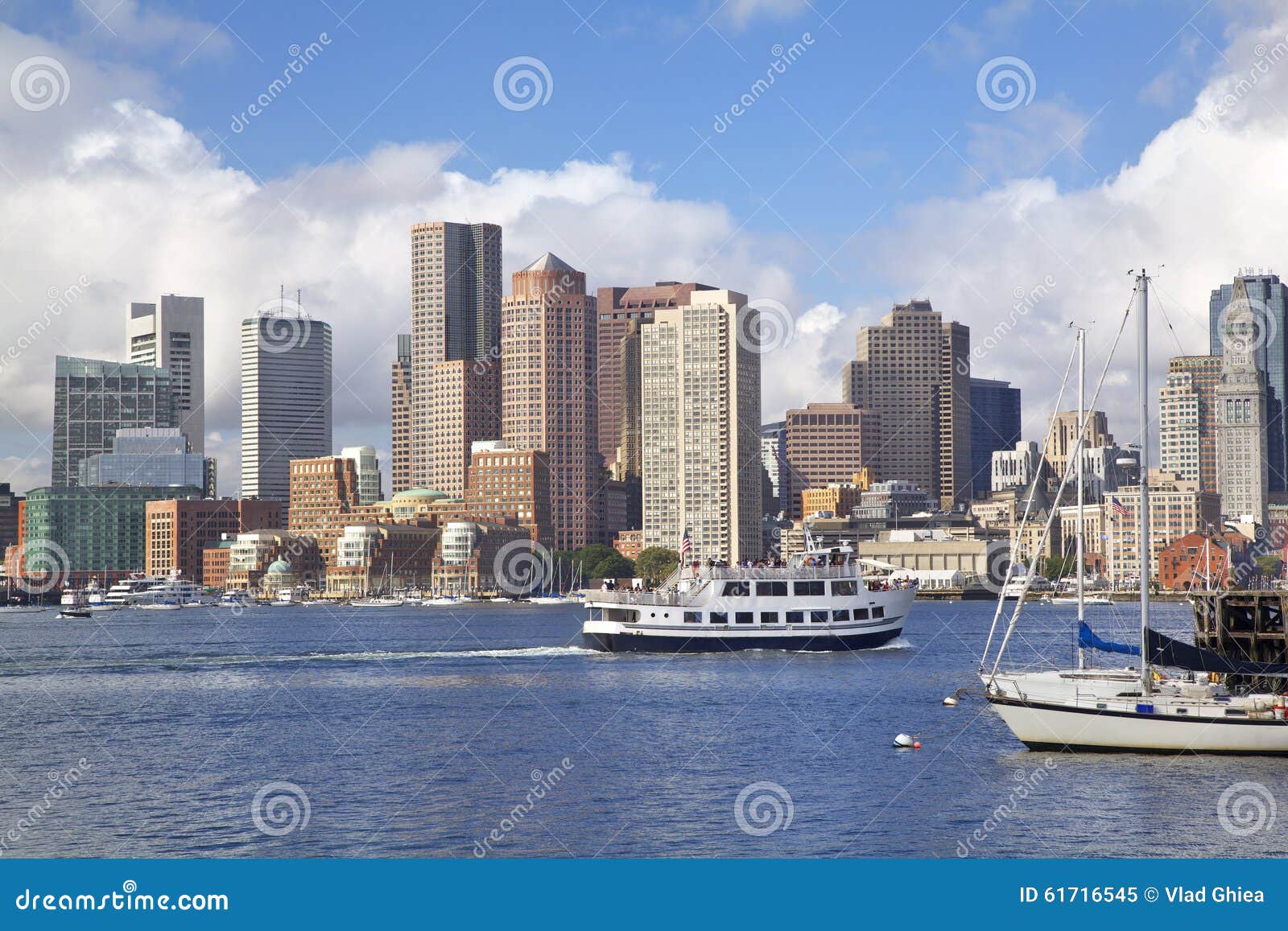 Horizon de Boston, Etats-Unis. Horizon de Boston avec l'Océan Atlantique sur le premier plan, Etats-Unis