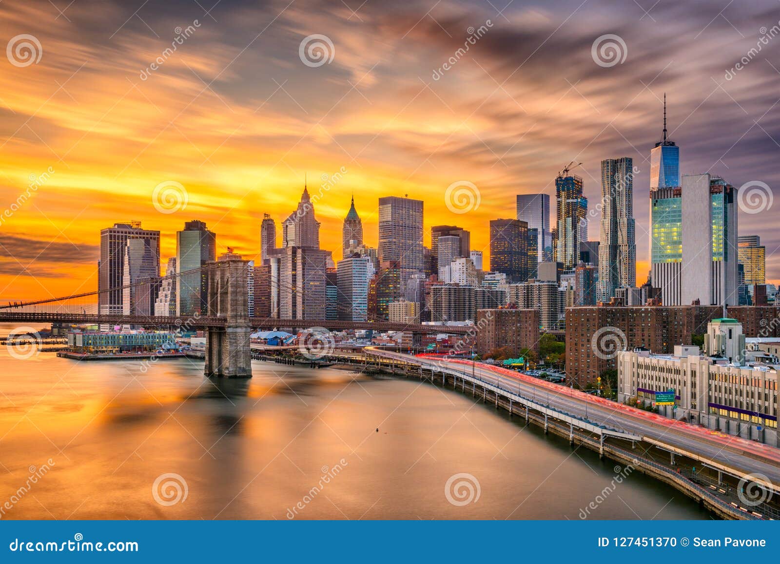 Horizon de New York City photo stock. Image du aérien 127451370