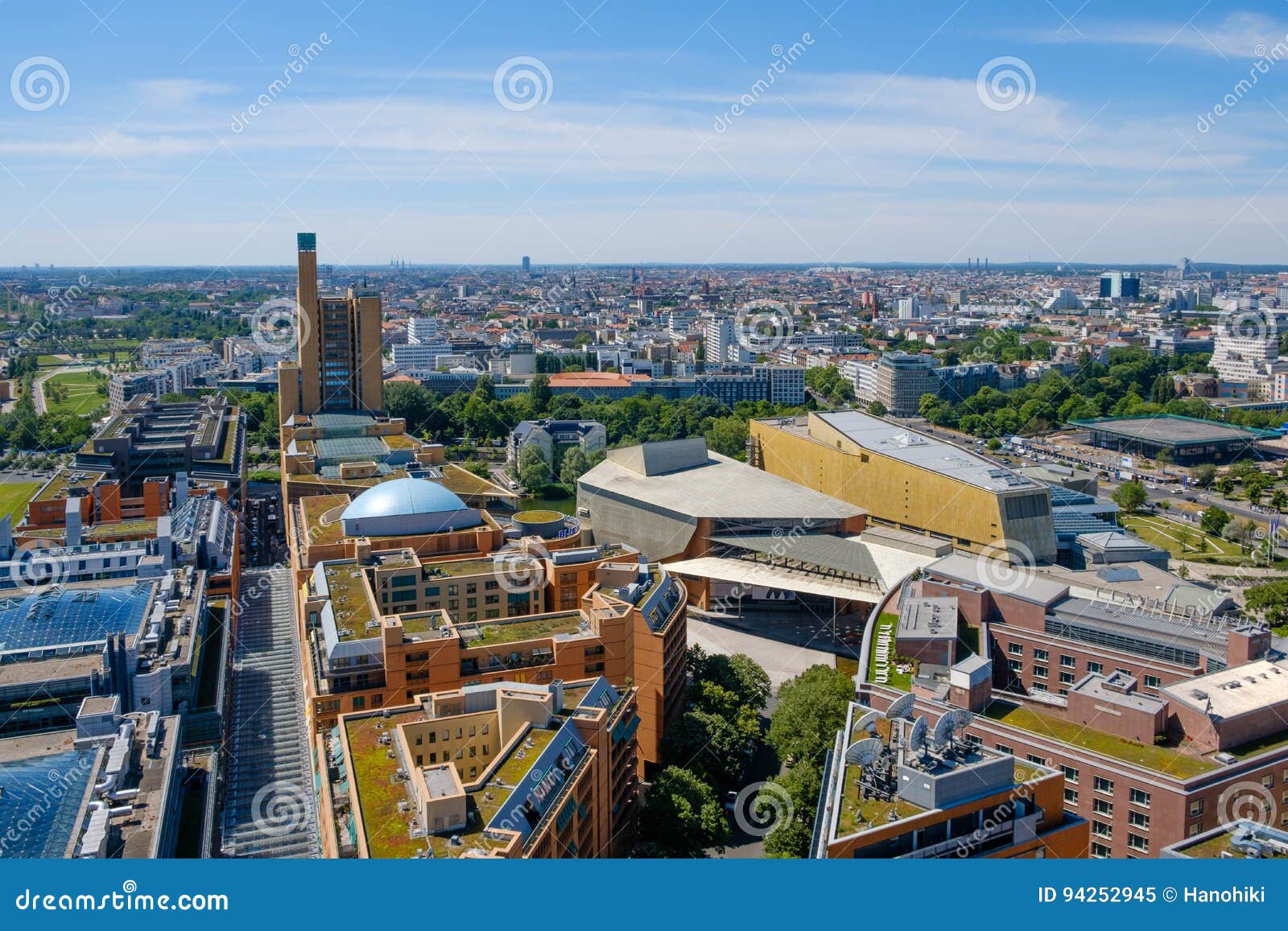 Skyline De Berlín, Alemania - Centro De La Ciudad Imagen editorial - Imagen  de fachada, biblioteca: 94252945, image size:1600x1157