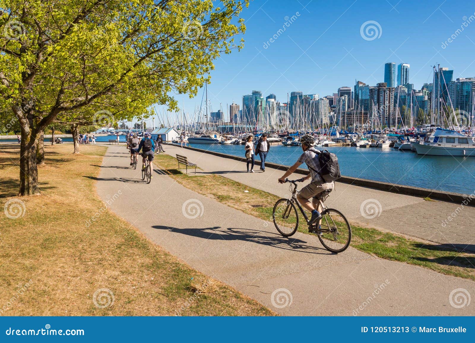 Vancouver, Columbia Británica, Canadá - 14 de septiembre de 2017: Horizonte de Stanley Park y de Vancouver