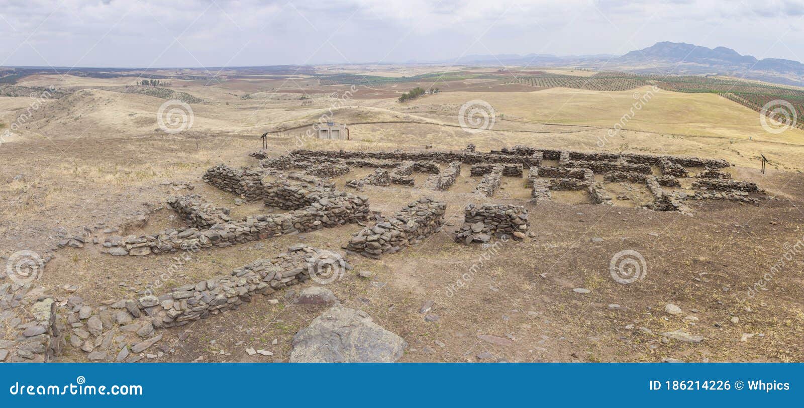 hornachuelos houses. archaeological site at ribera del fresno, spain