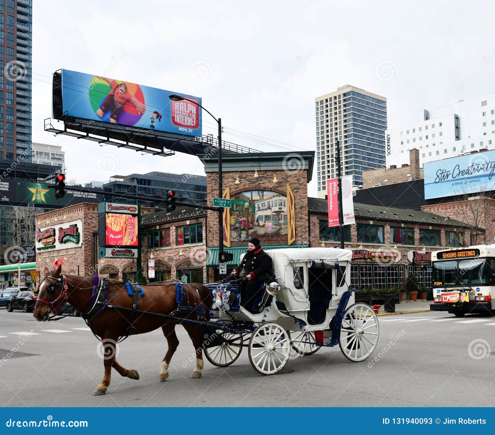 A Horse-drawn Carriage in Chicago Editorial Stock Photo - Image of fall ...